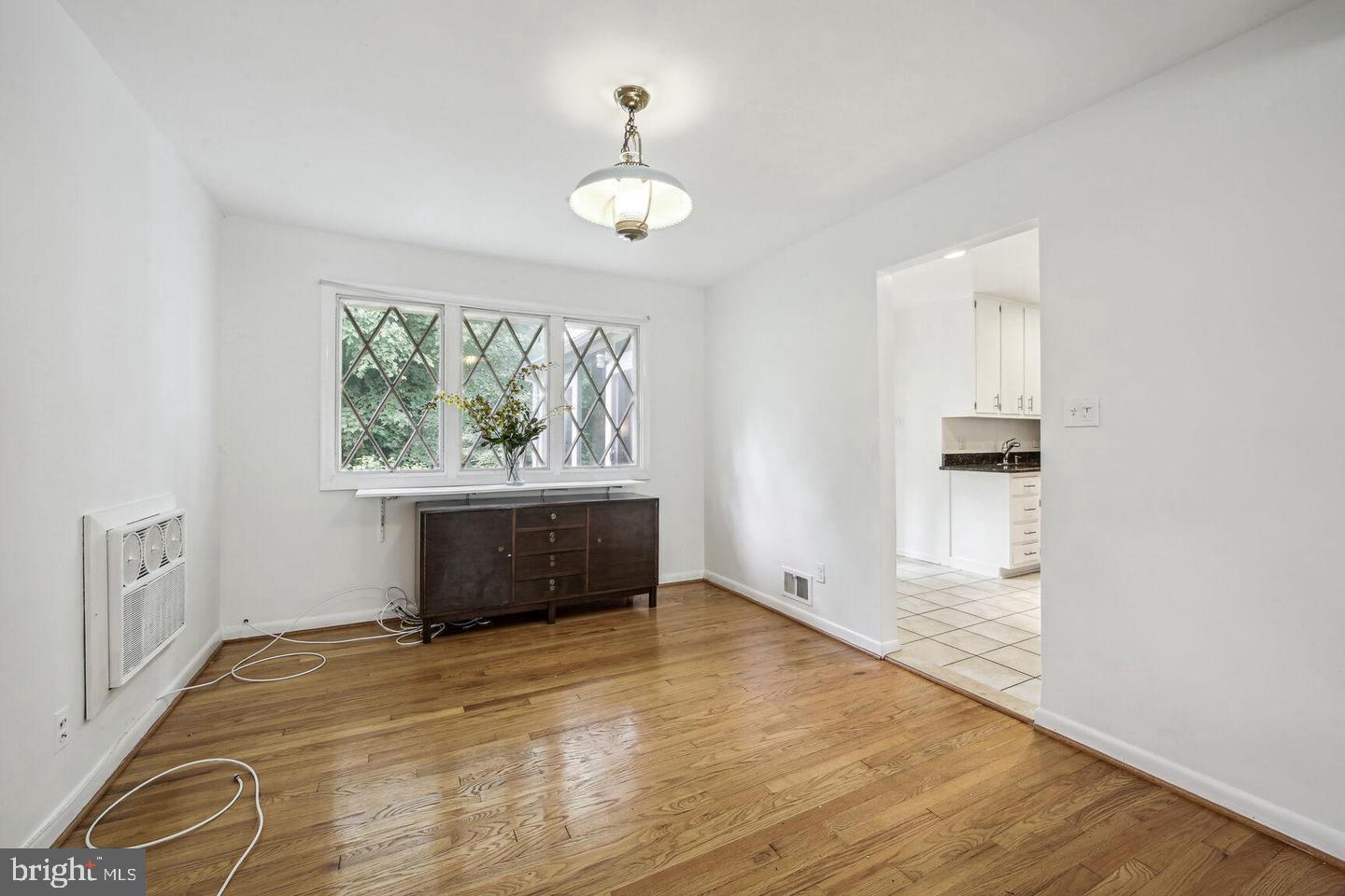 BROYHILL LANGLEY ESTATES - Residential Lease