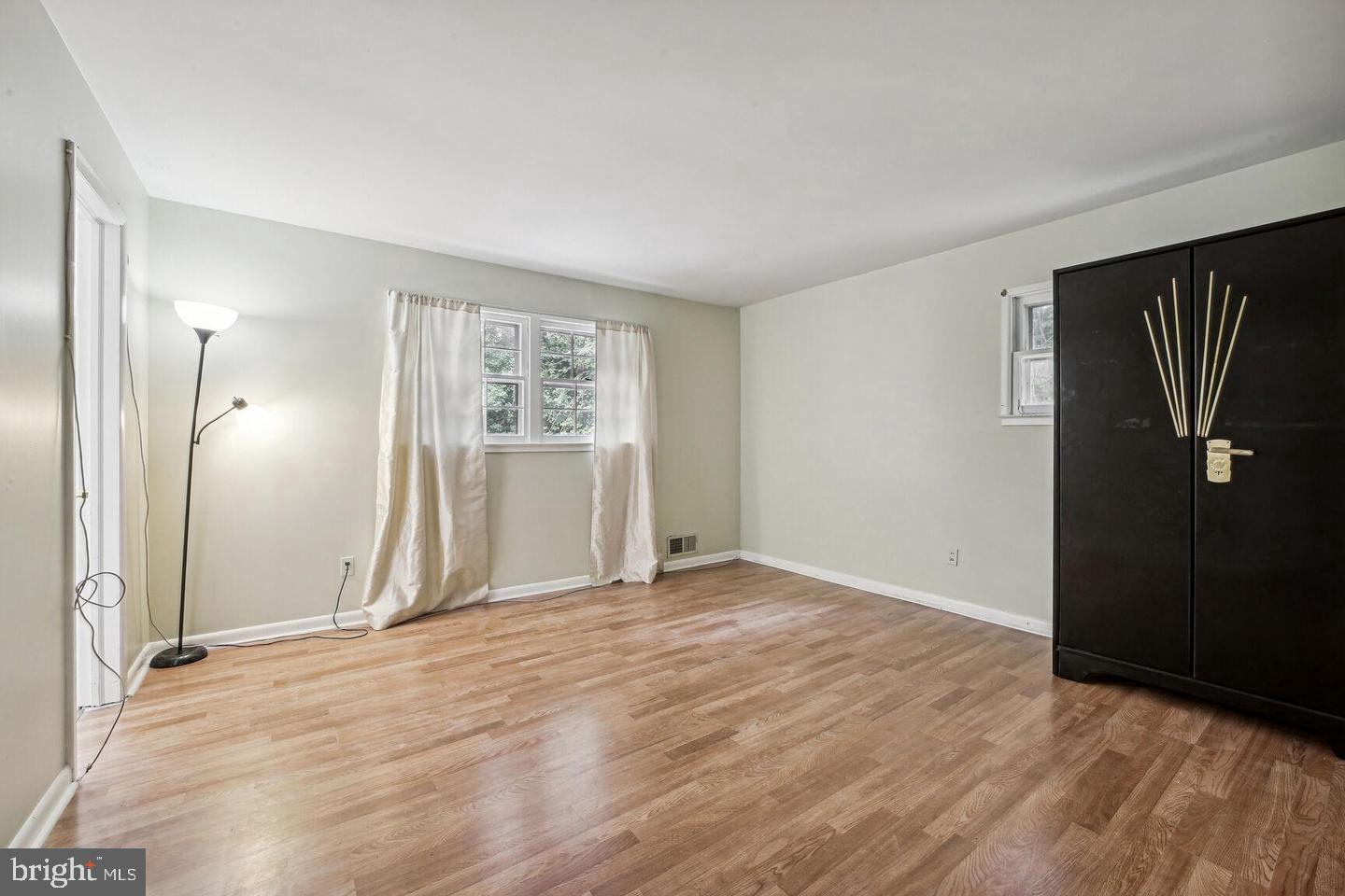 BROYHILL LANGLEY ESTATES - Residential Lease