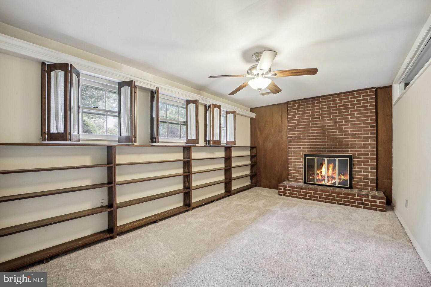 BROYHILL LANGLEY ESTATES - Residential Lease