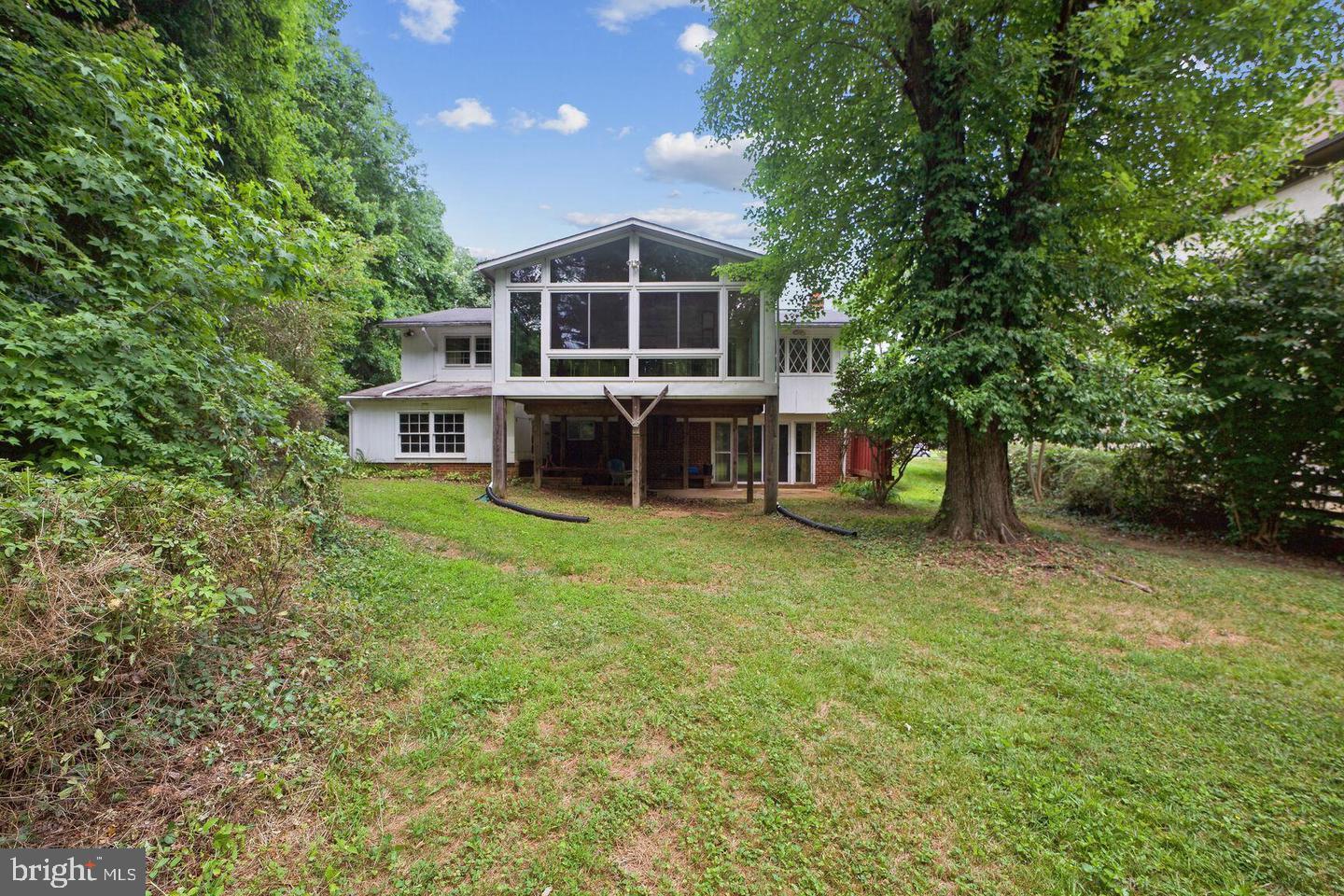 BROYHILL LANGLEY ESTATES - Residential Lease