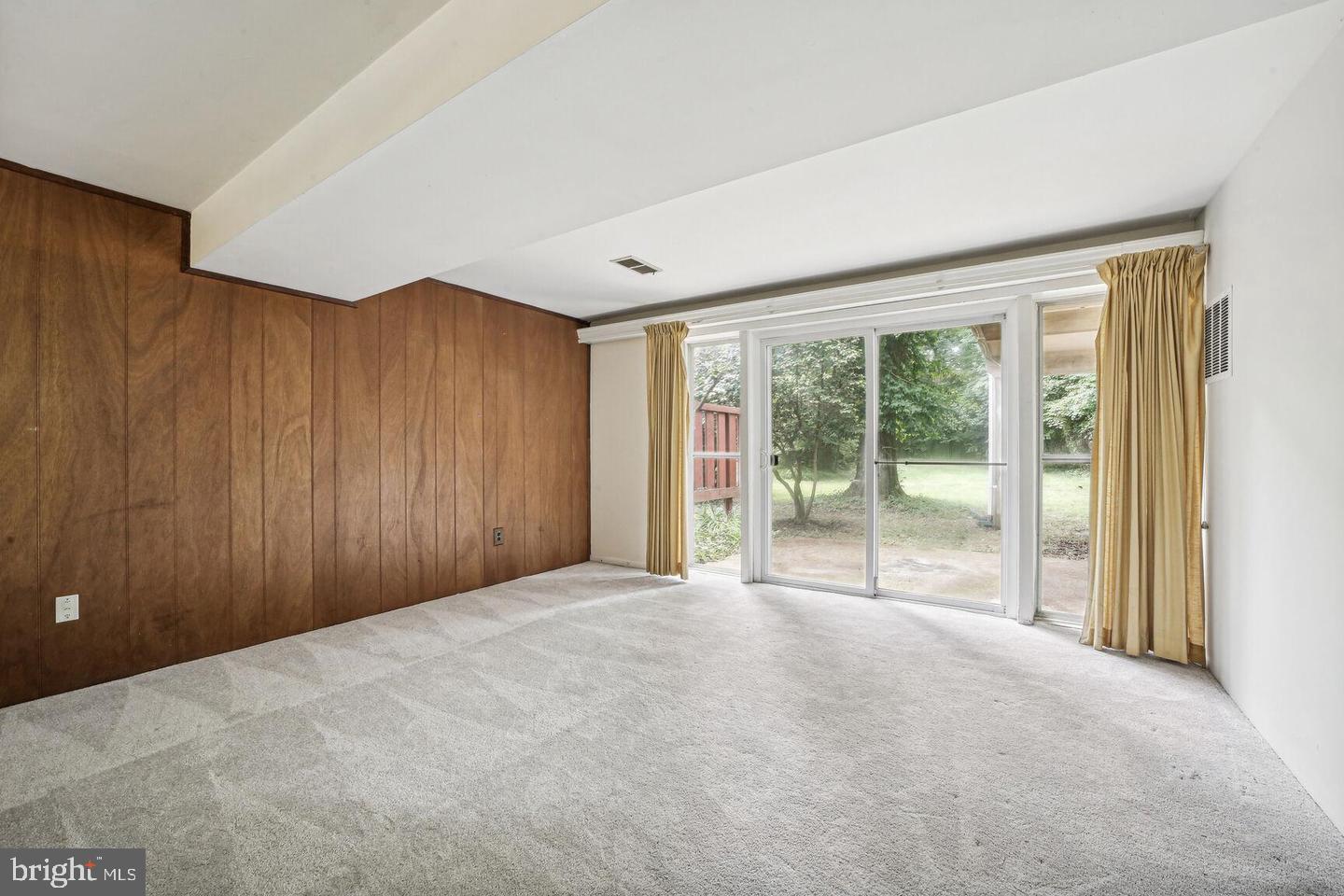 BROYHILL LANGLEY ESTATES - Residential Lease