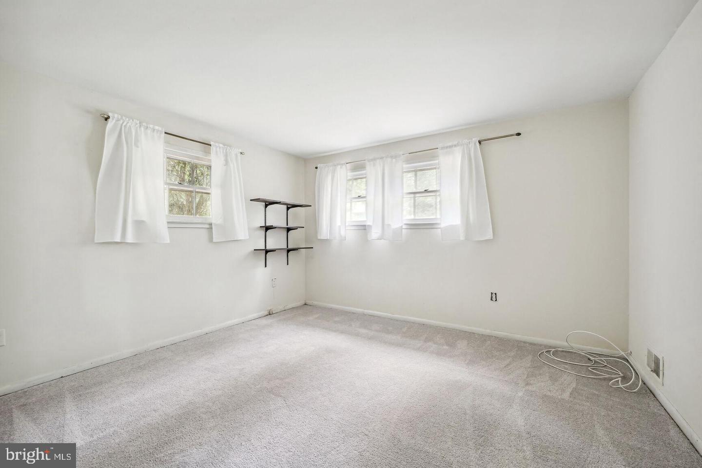 BROYHILL LANGLEY ESTATES - Residential Lease