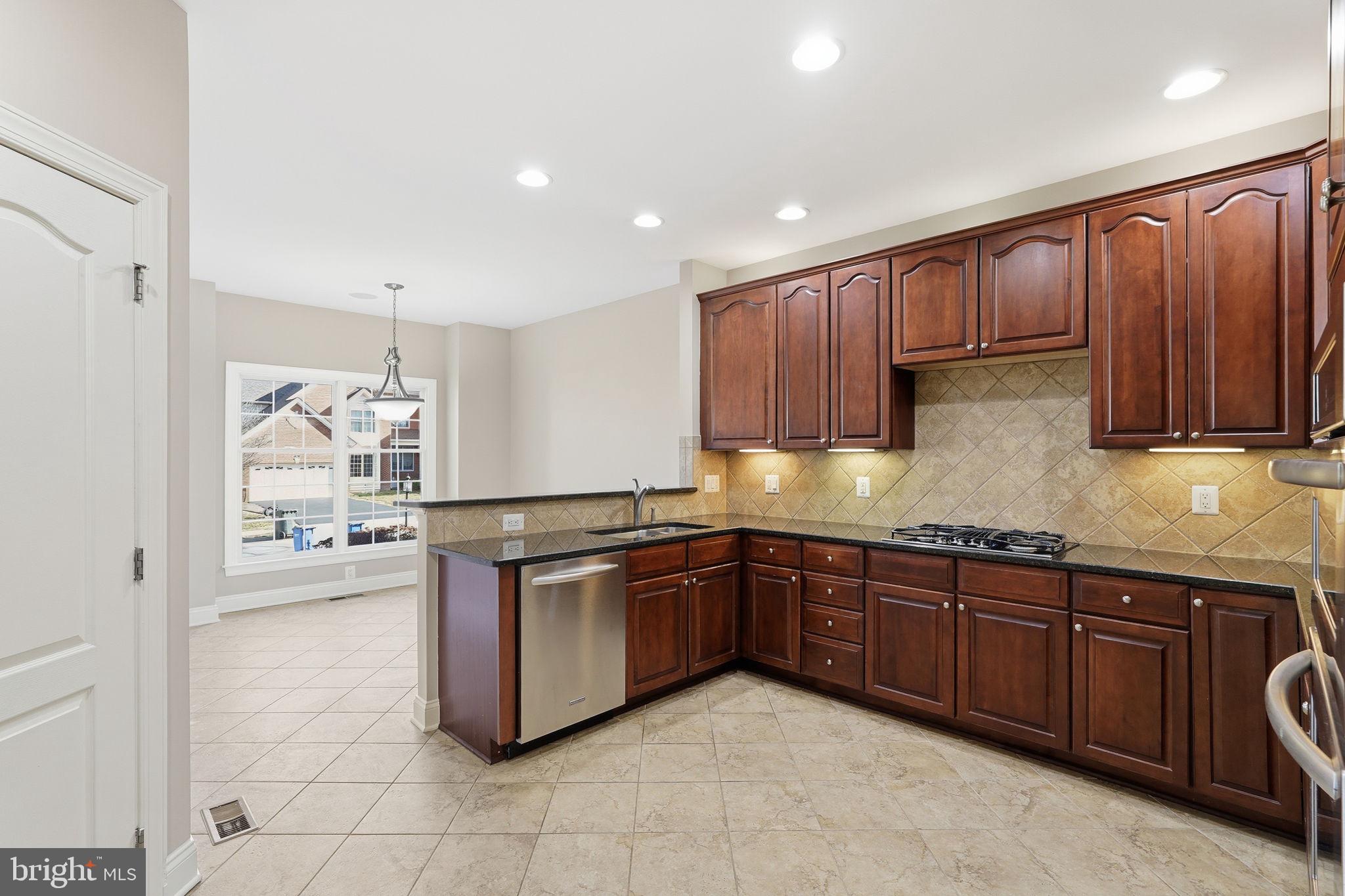 LOUDOUN VALLEY ESTATES 2 - Residential