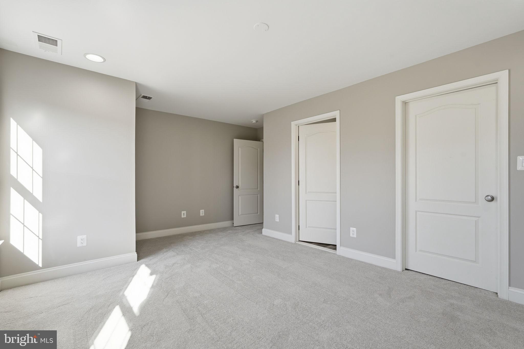 LOUDOUN VALLEY ESTATES 2 - Residential