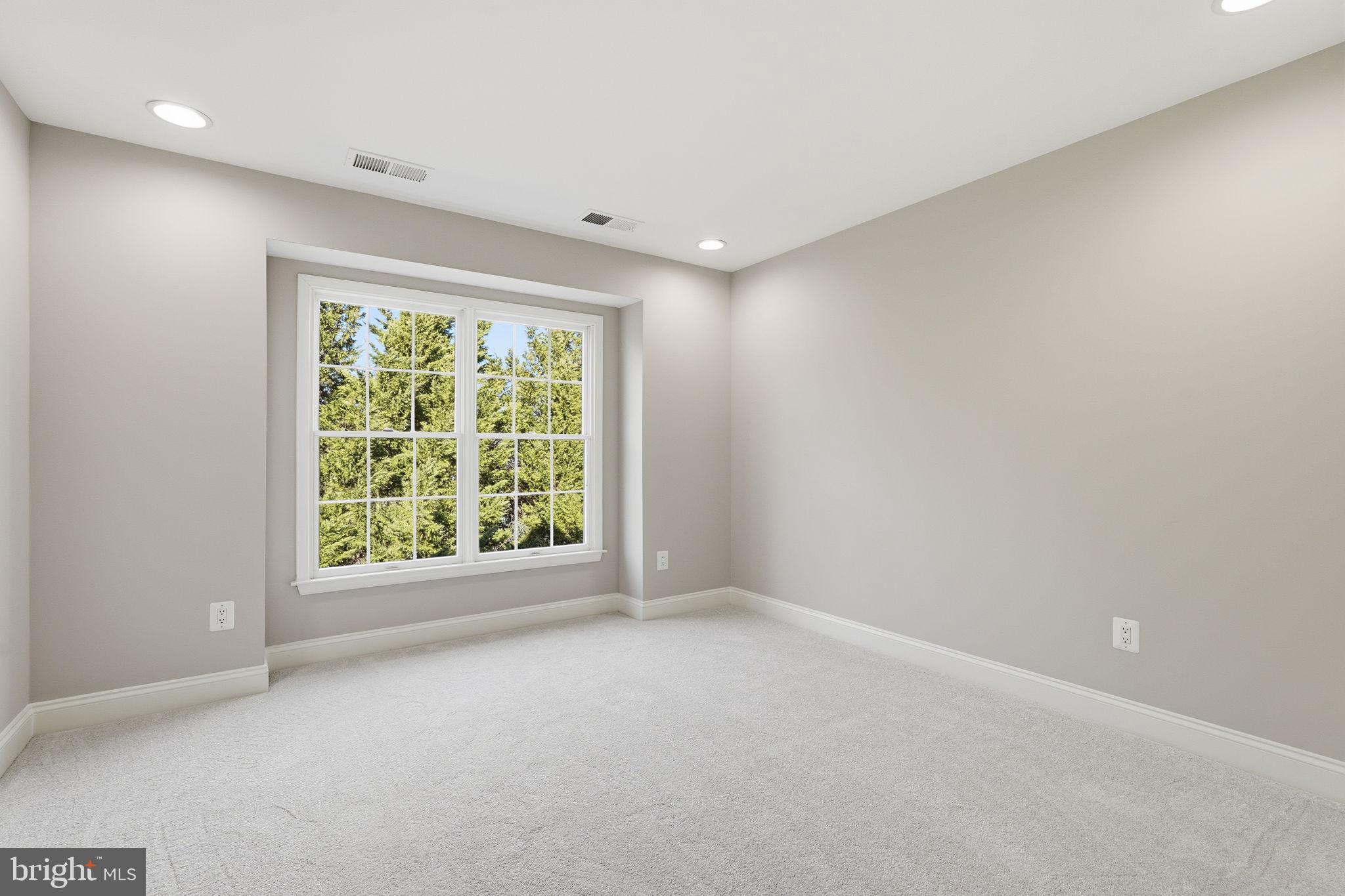 LOUDOUN VALLEY ESTATES 2 - Residential