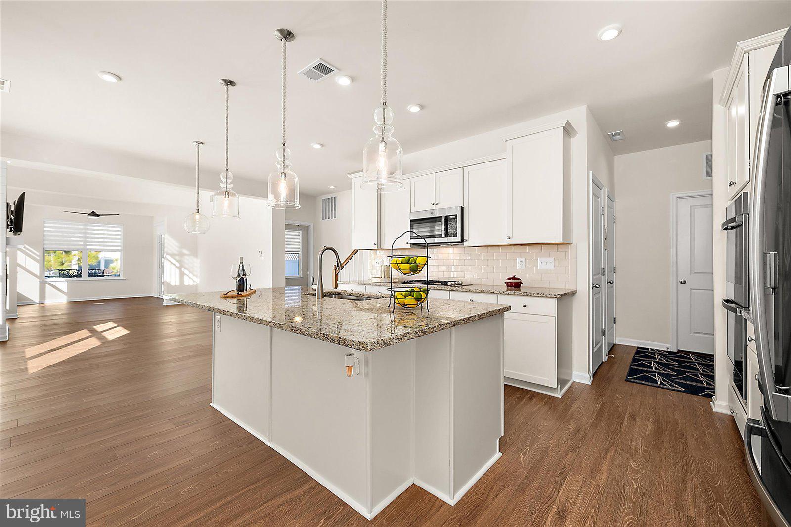 BAYSIDE - Residential