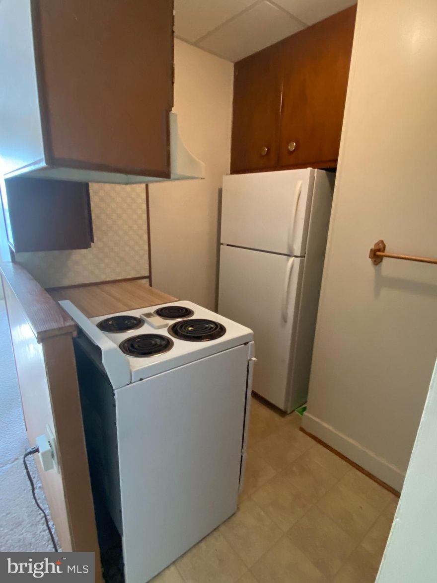 Amazing location in the heart of Leonardtown square, 1 bed 1 bath apartment available October 1st or little sooner, fresh paint and new carpet. Credit score 675 plus, no evictions. Pet case by case. $15/months flat fee for the water