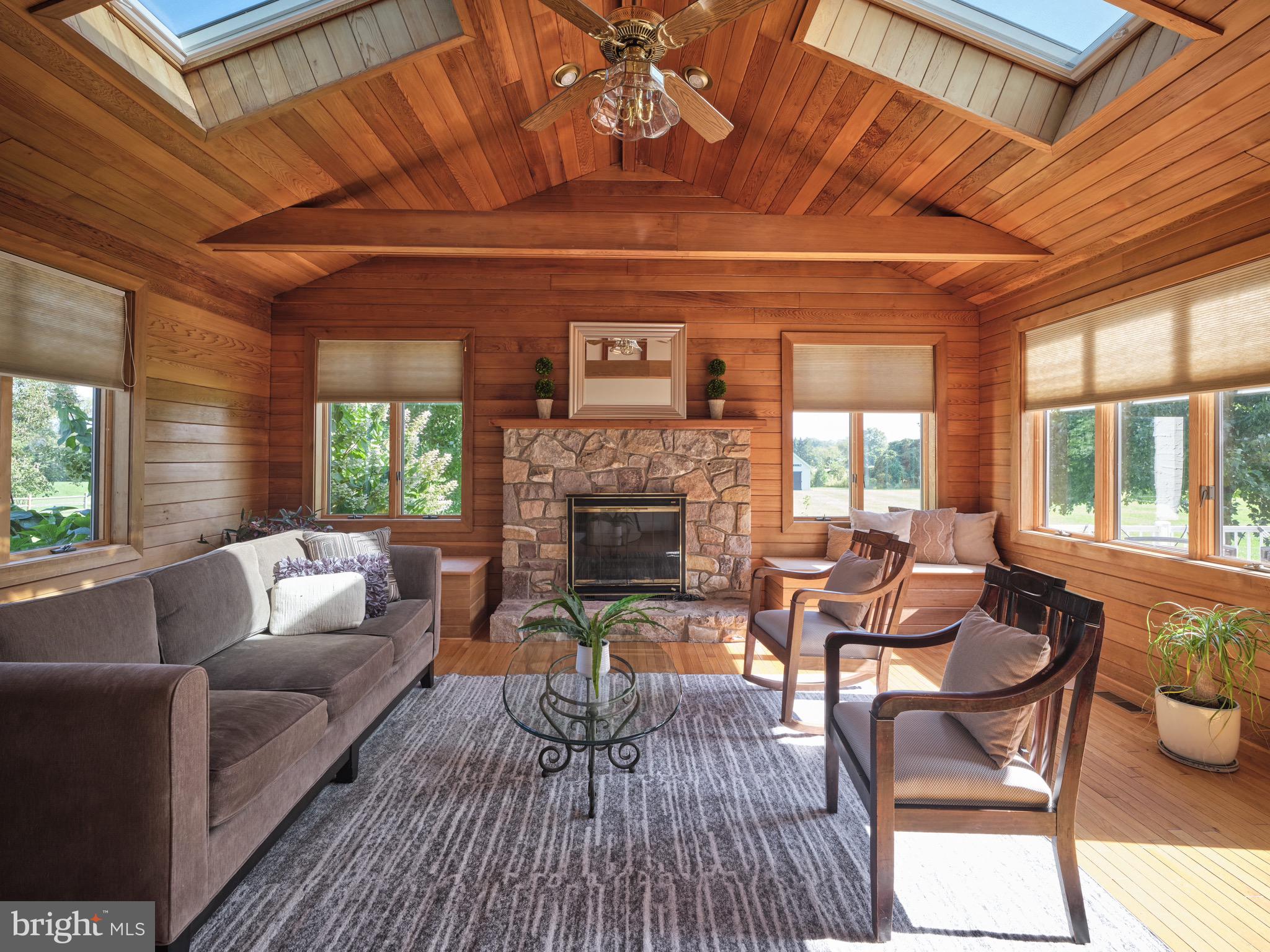 STONY HILL ESTS - Residential