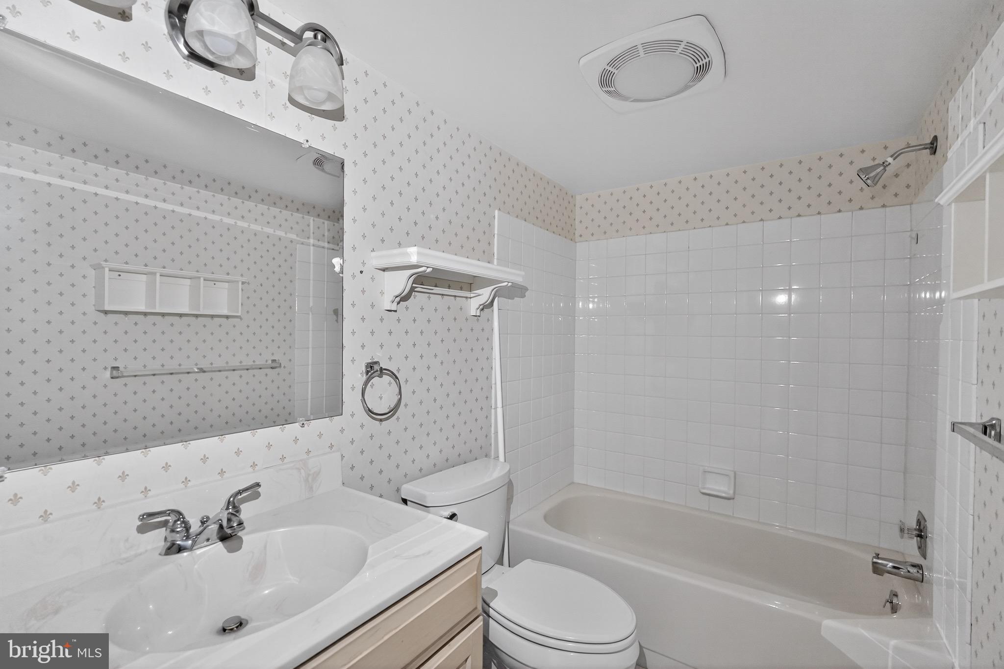 PUTNAM VIL - Residential