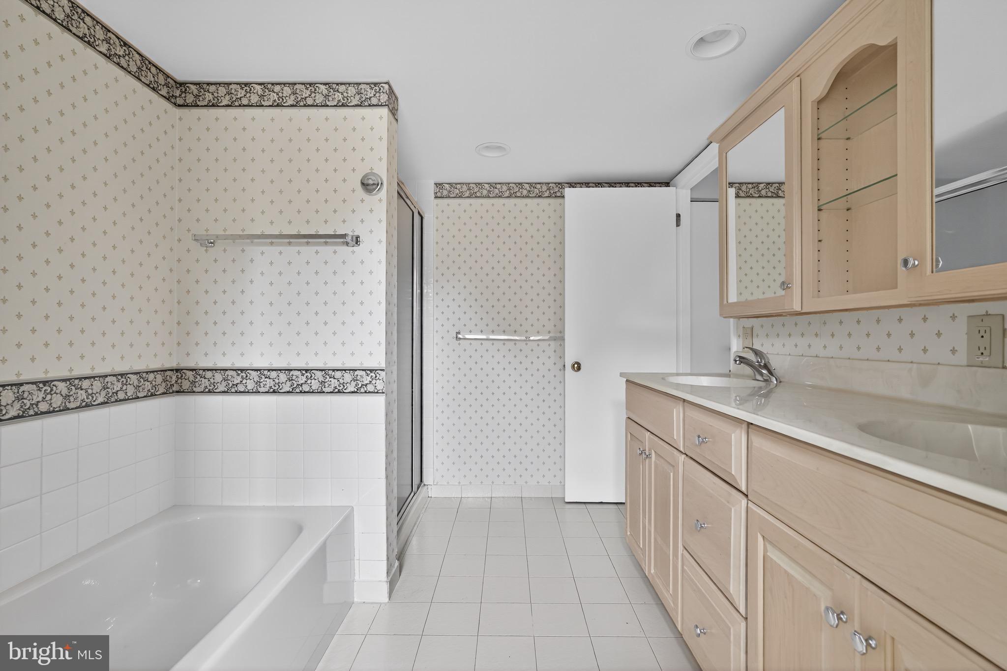 PUTNAM VIL - Residential