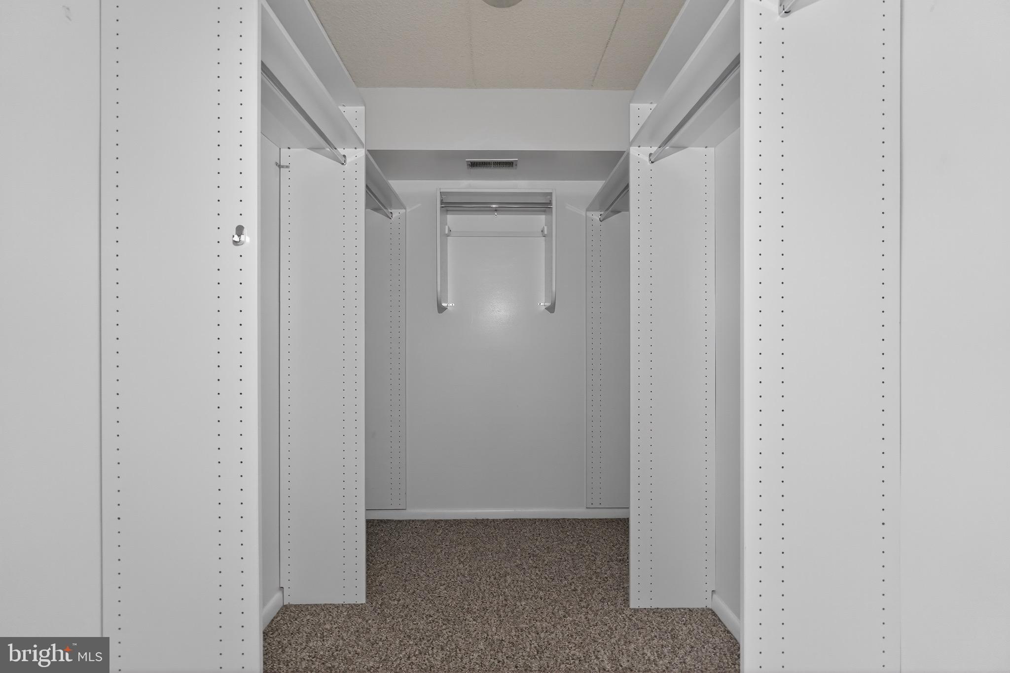 PUTNAM VIL - Residential