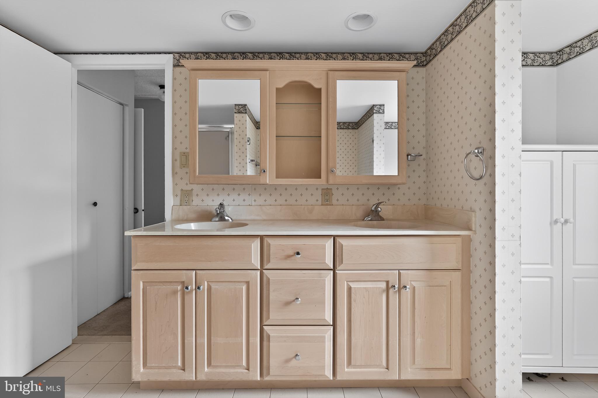 PUTNAM VIL - Residential