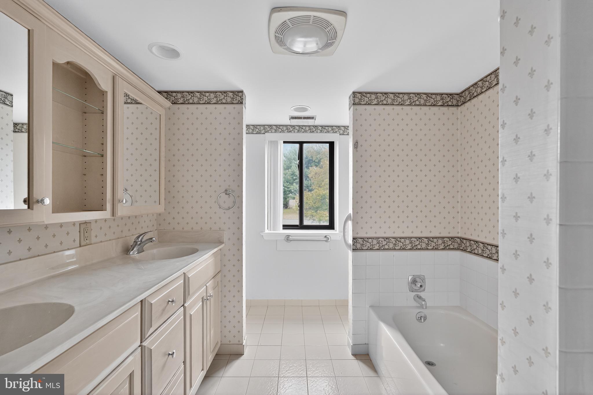 PUTNAM VIL - Residential