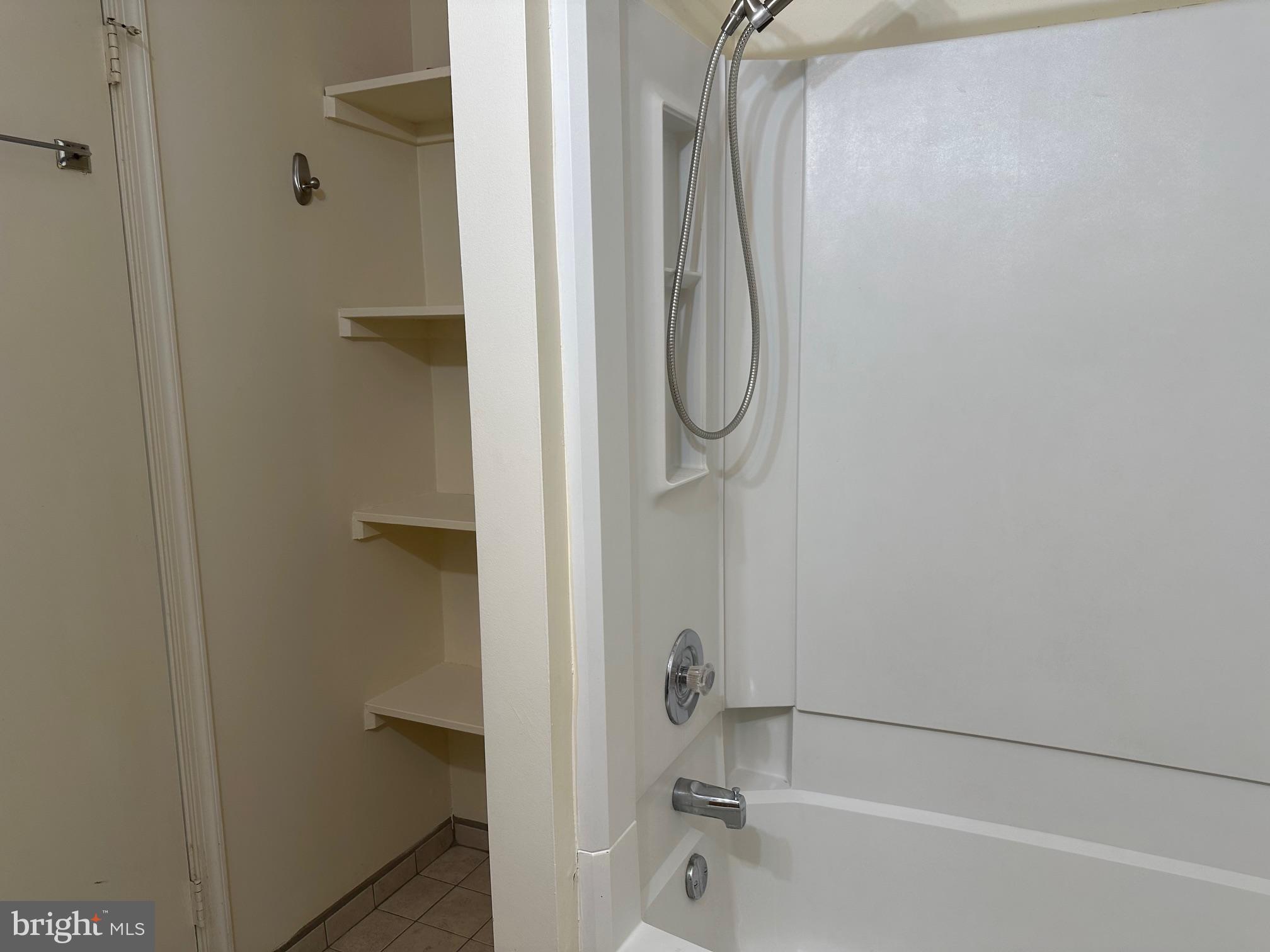 FERNSHIRE FARMS - Residential Lease