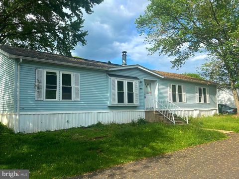 921 LAKEVIEW DRIVE GREEN LANE PA 18054