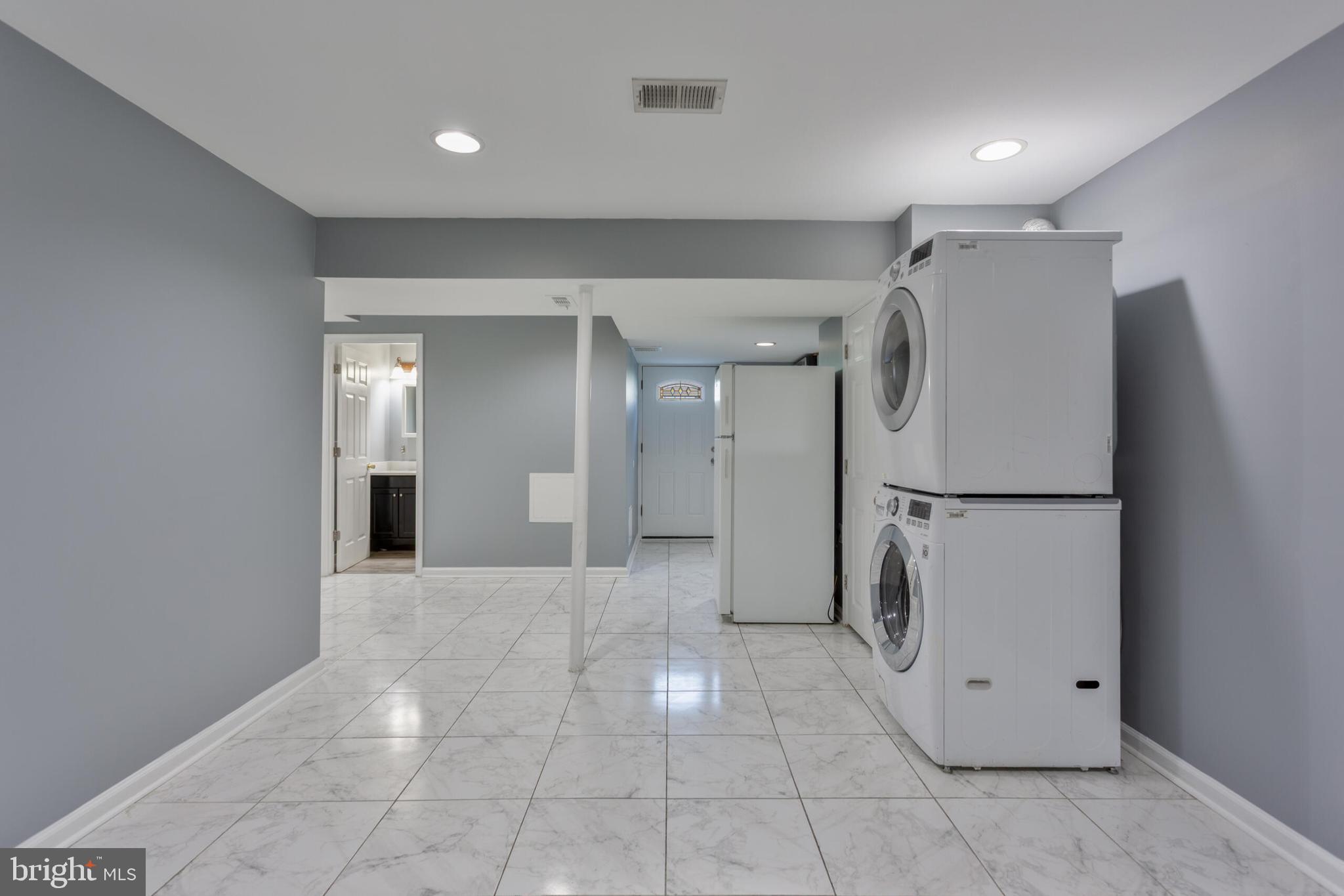 GORDONS CORNER - Residential