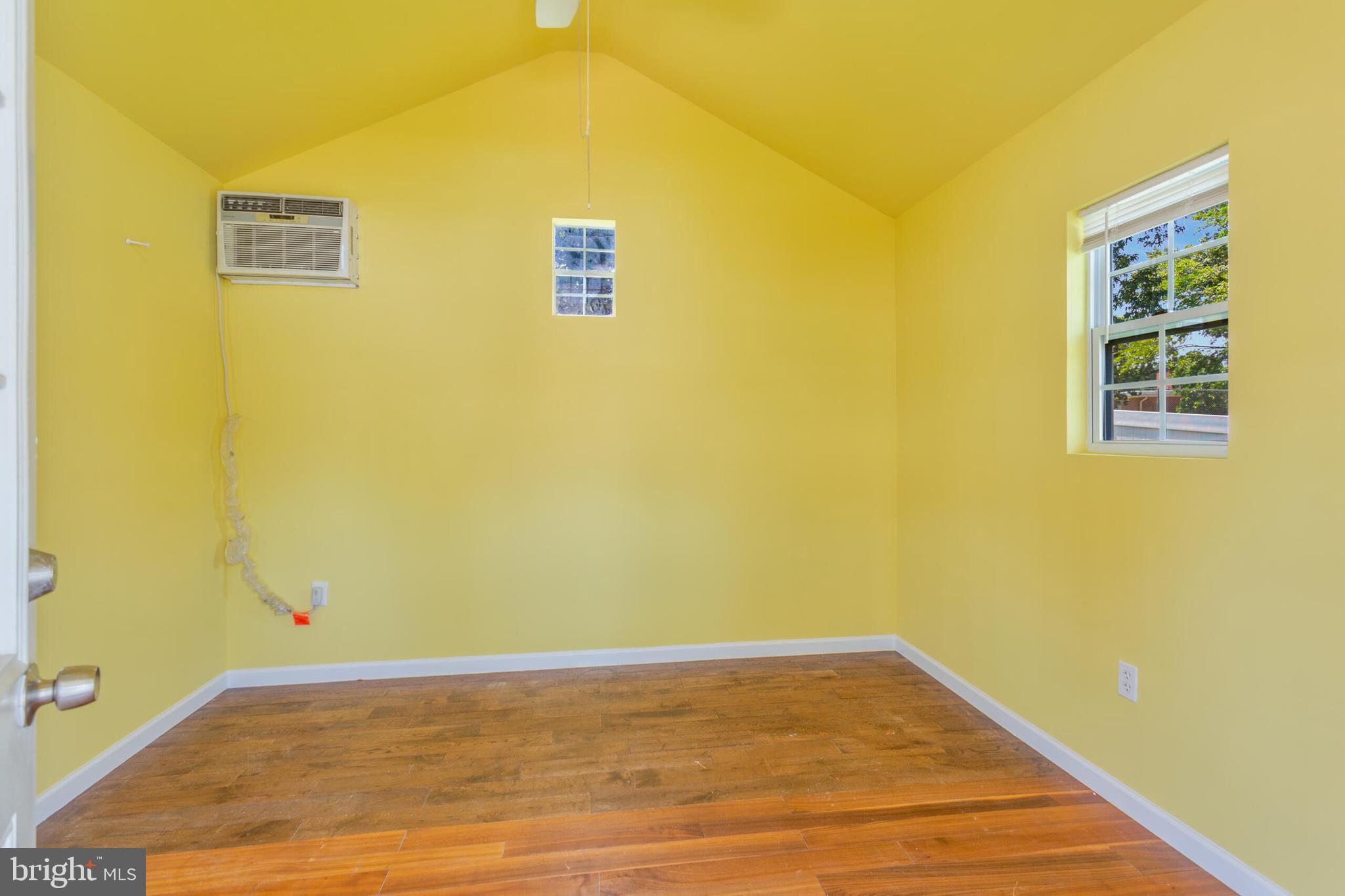 GORDONS CORNER - Residential