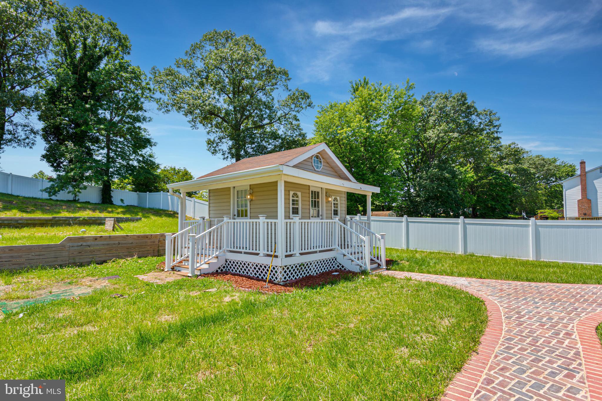 GORDONS CORNER - Residential