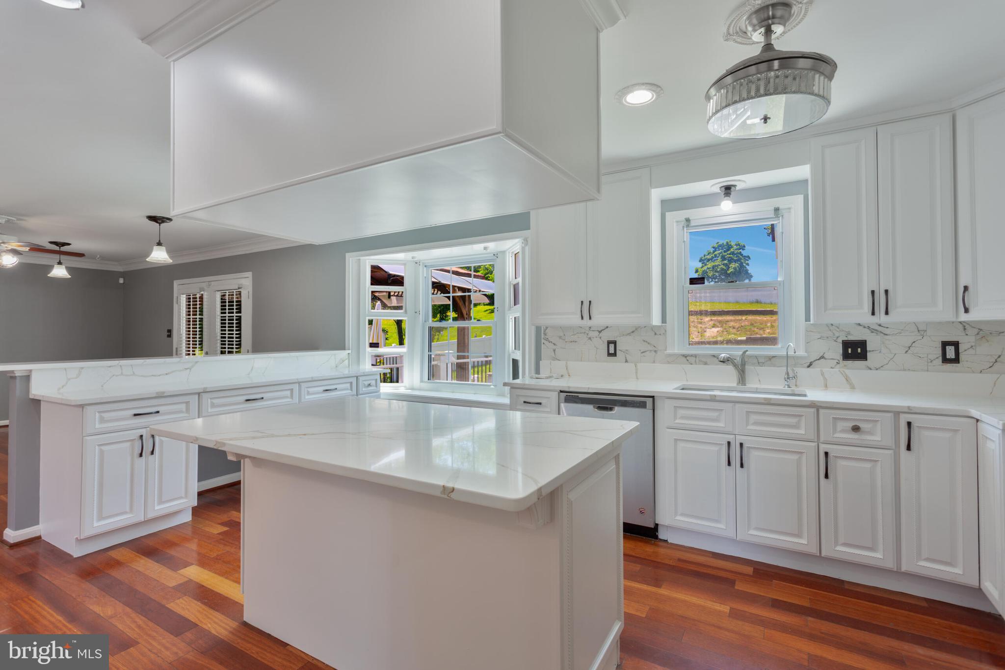 GORDONS CORNER - Residential