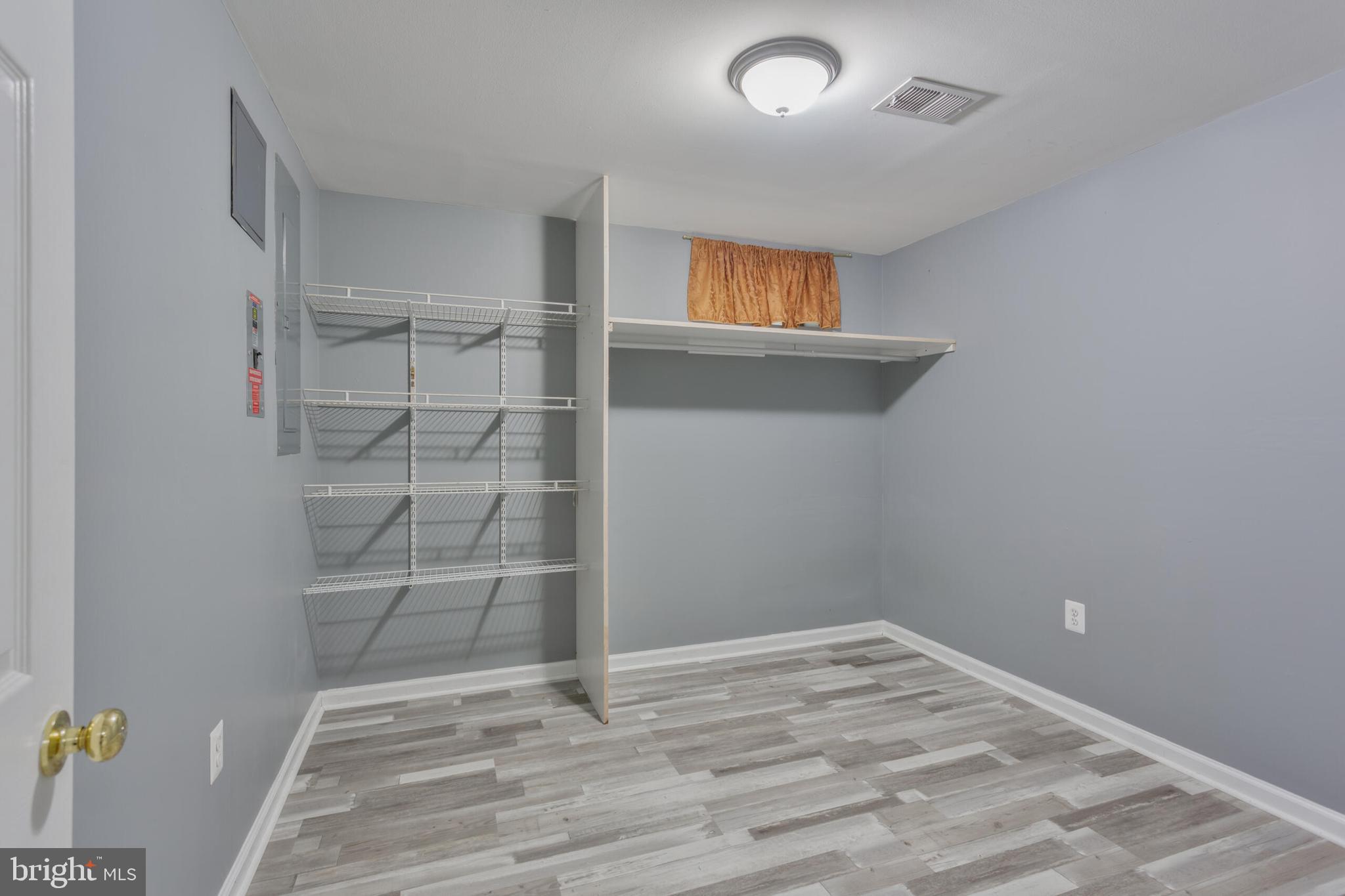 GORDONS CORNER - Residential