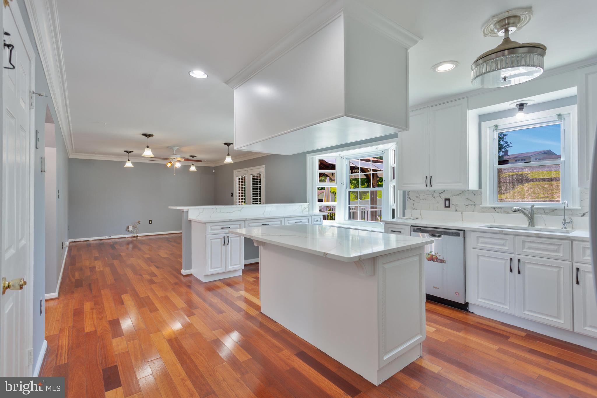 GORDONS CORNER - Residential