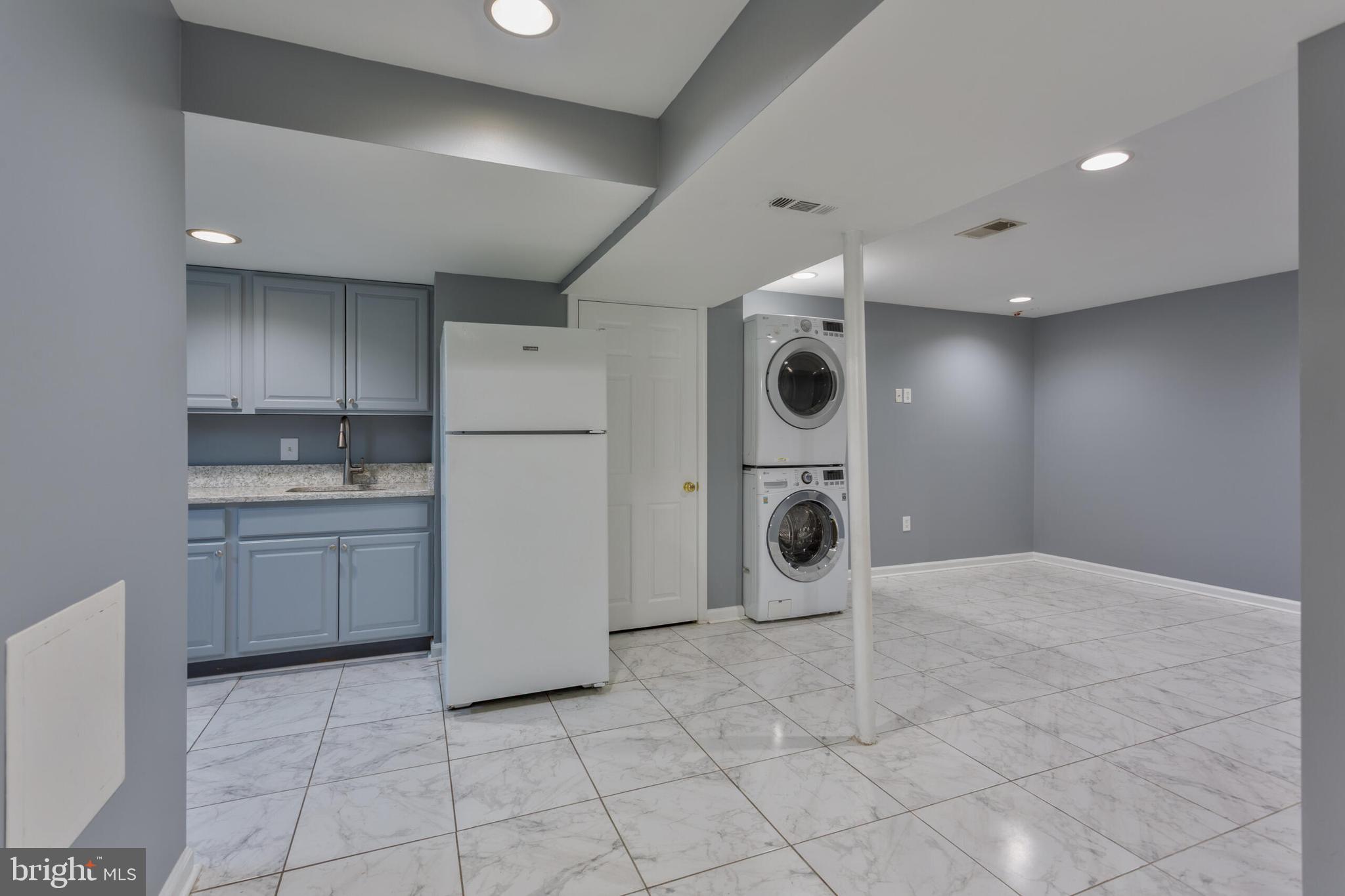 GORDONS CORNER - Residential