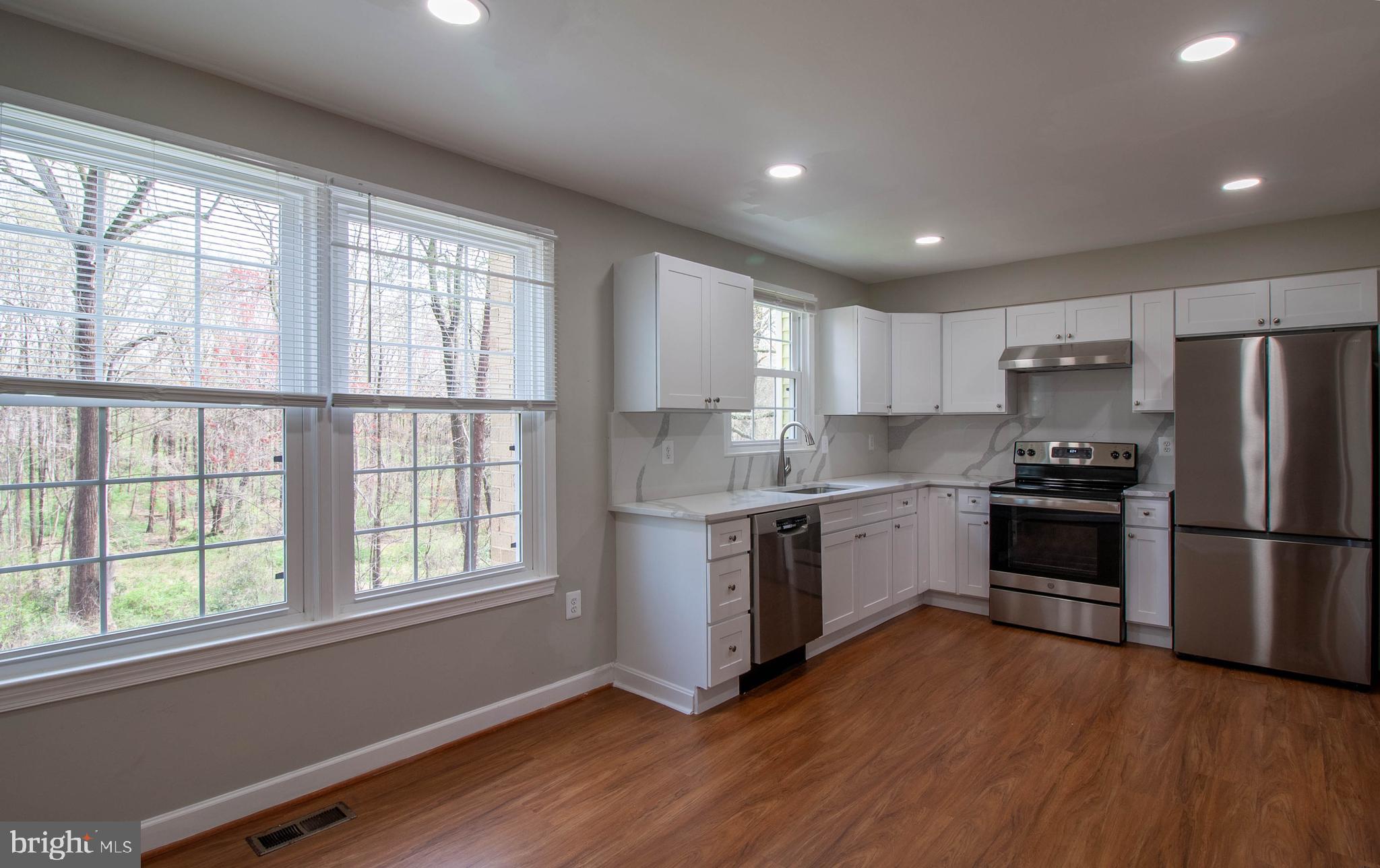 LAKEPOINTE - Residential Lease