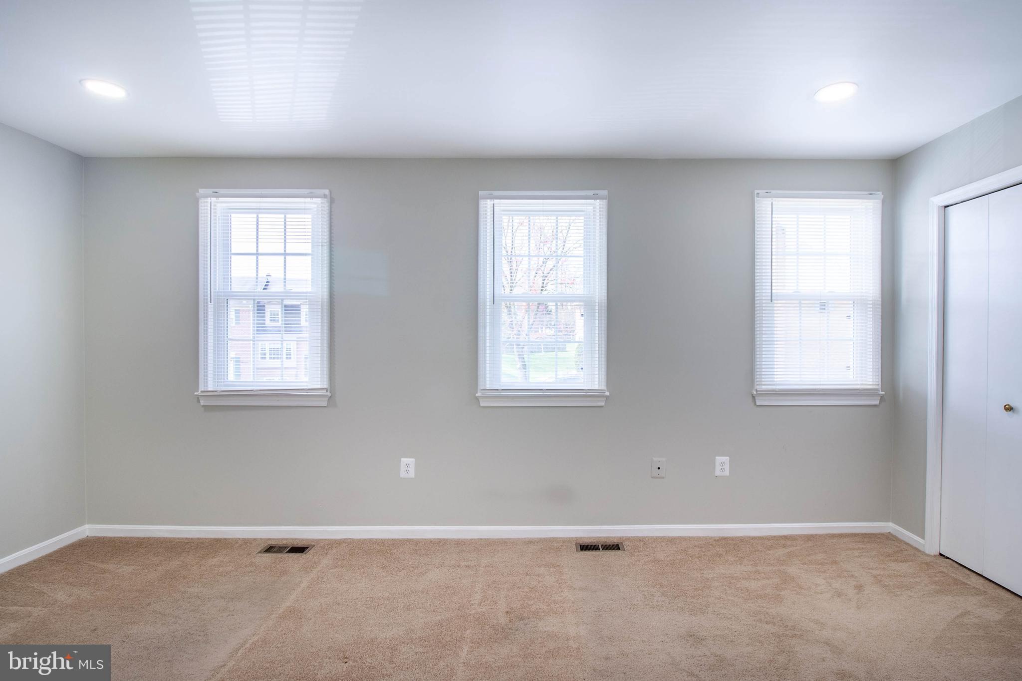 LAKEPOINTE - Residential Lease