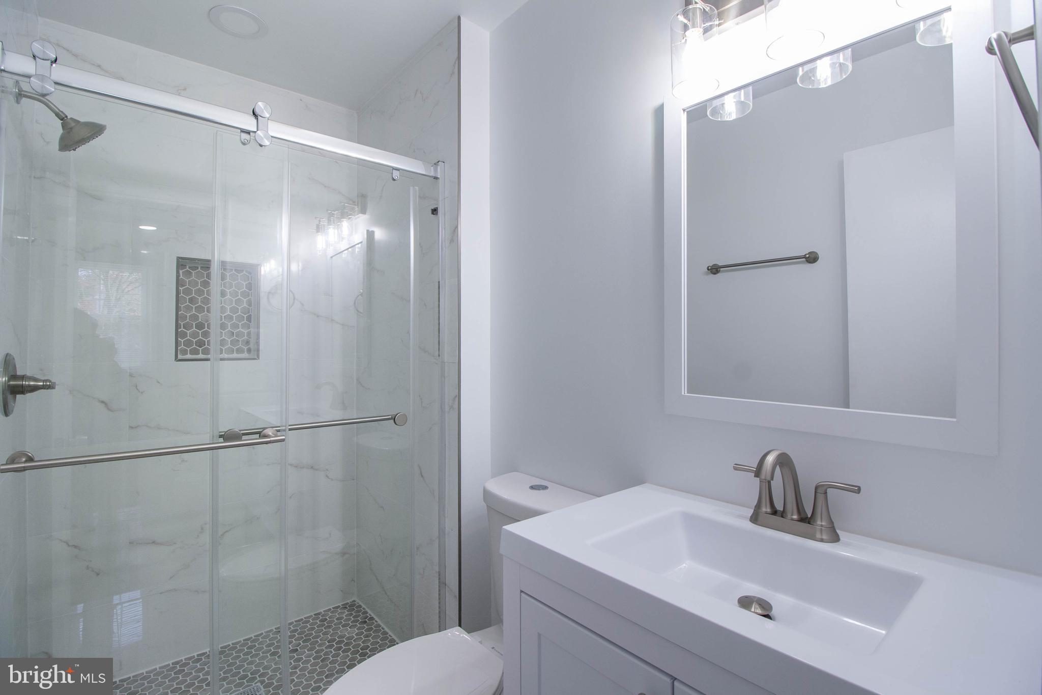 LAKEPOINTE - Residential Lease
