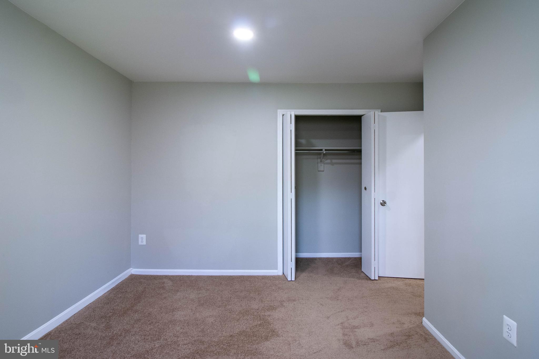 LAKEPOINTE - Residential Lease