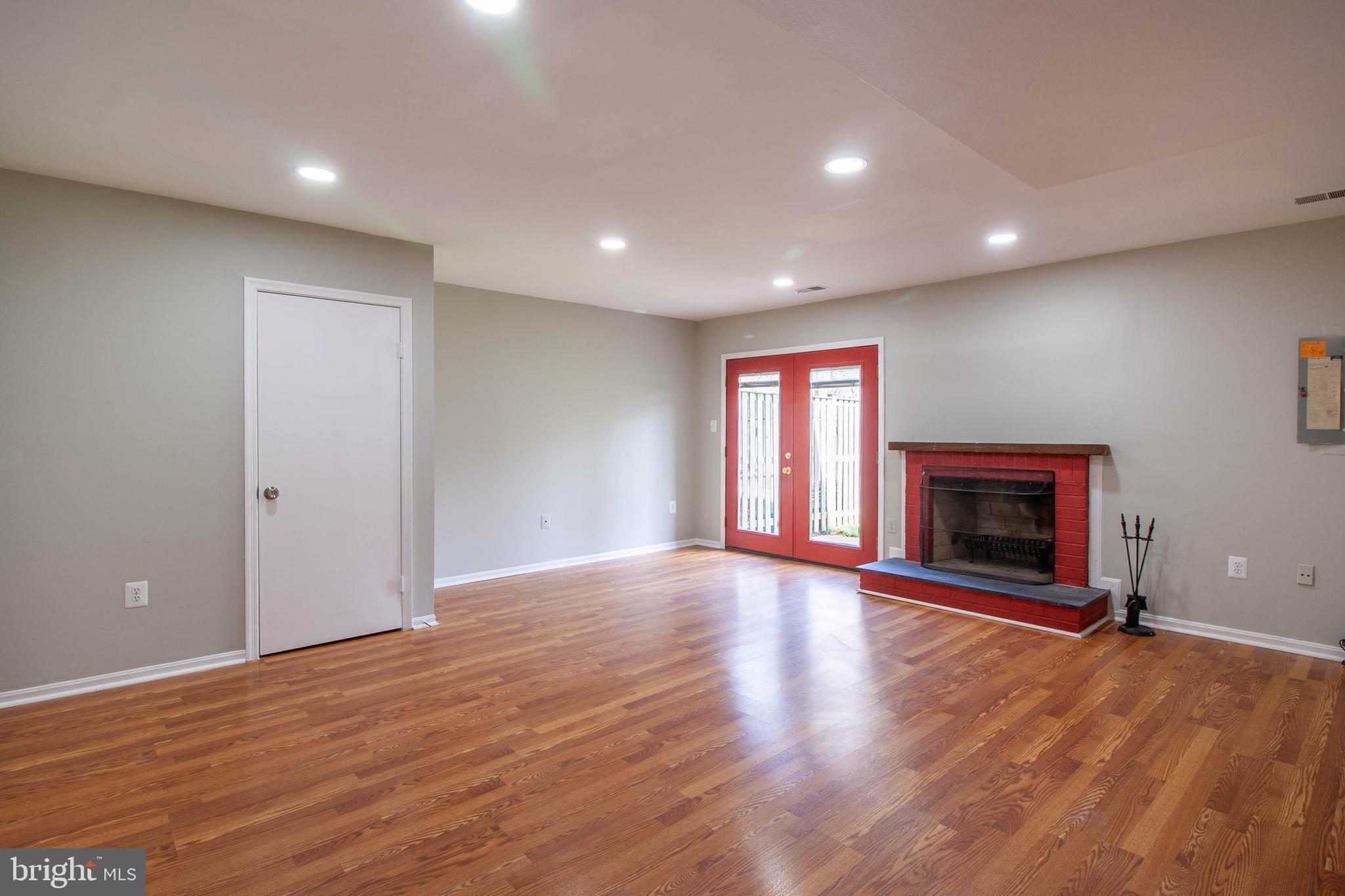 LAKEPOINTE - Residential Lease