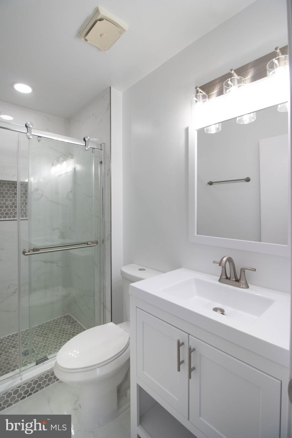 LAKEPOINTE - Residential Lease