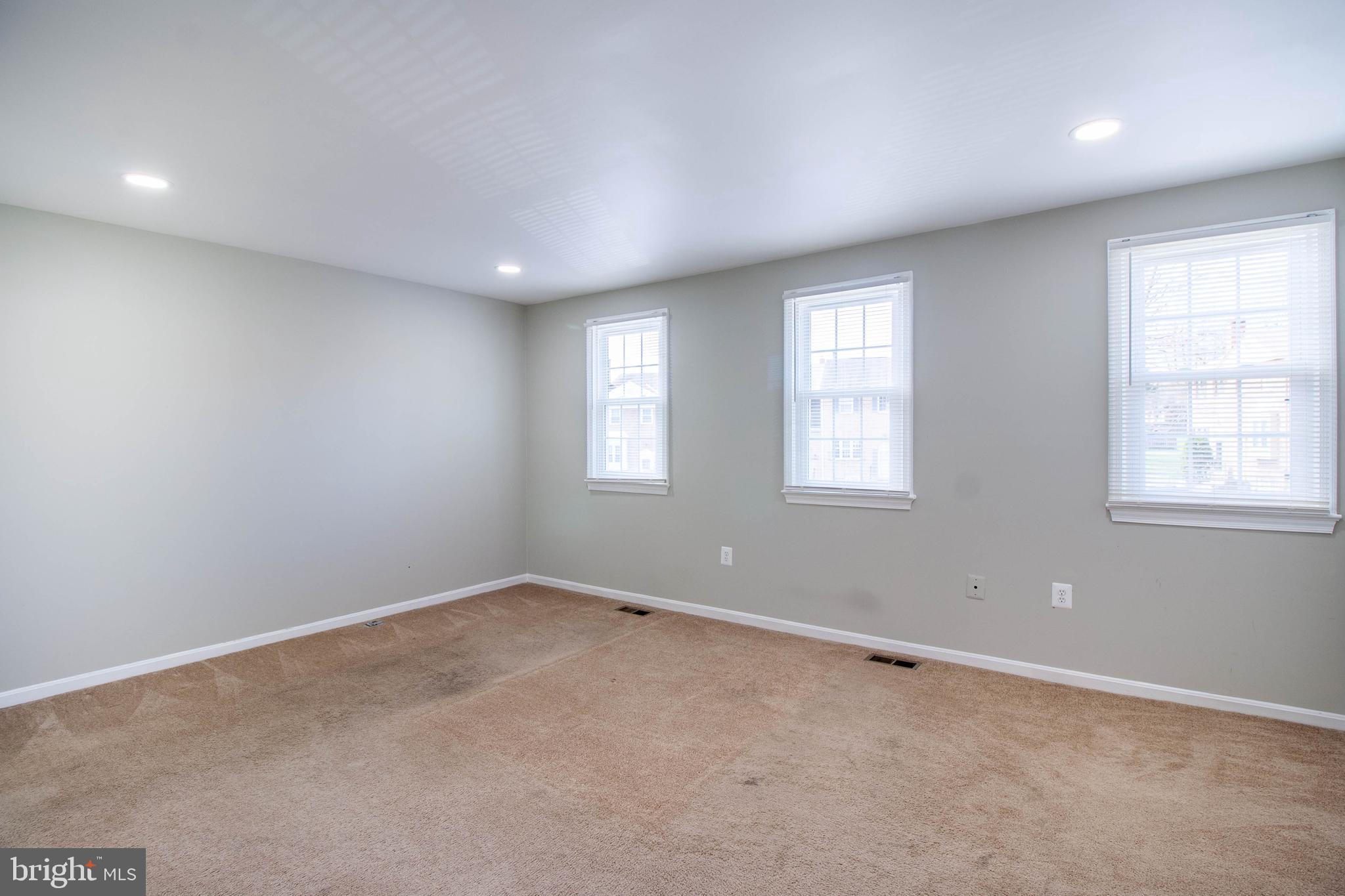 LAKEPOINTE - Residential Lease