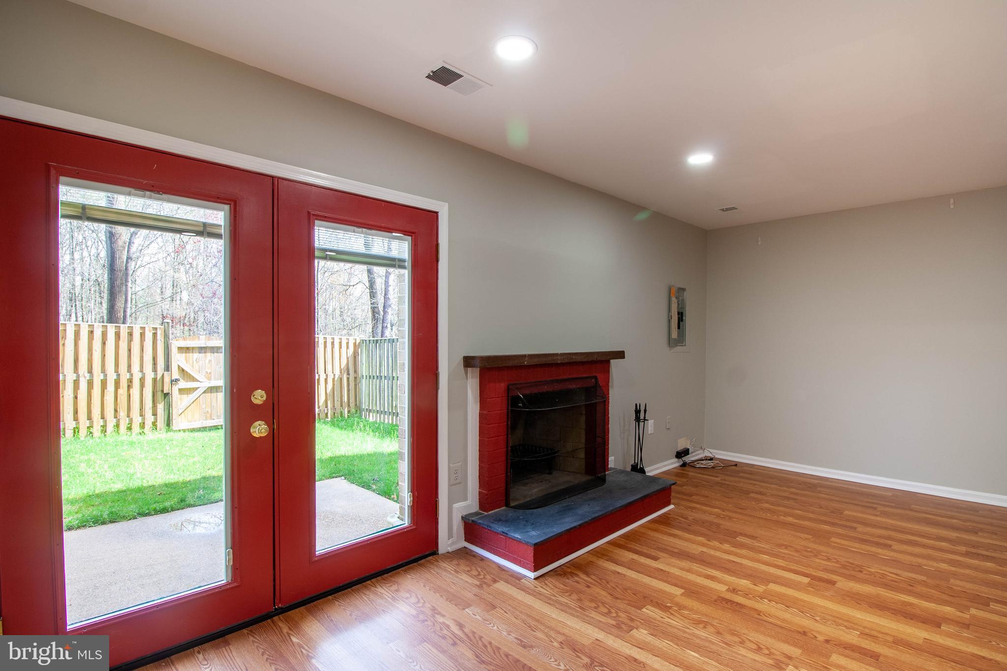 LAKEPOINTE - Residential Lease