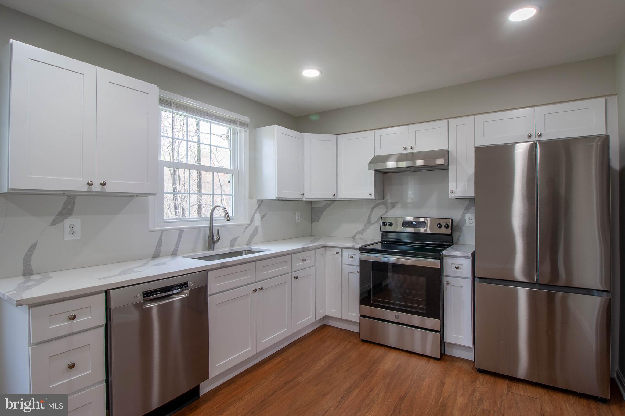 LAKEPOINTE - Residential Lease