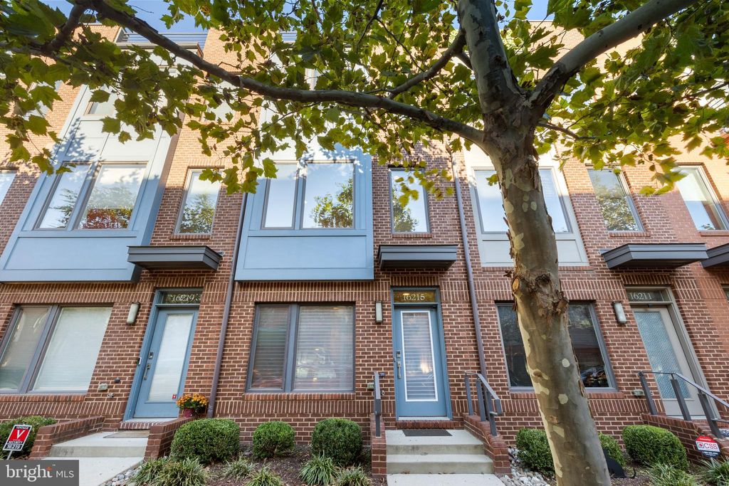 Photo of 16215 Decker Place, ROCKVILLE, MD 20855 (MLS # MDMC2204780)