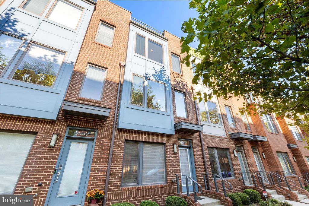 Photo of 16215 Decker Place, ROCKVILLE, MD 20855 (MLS # MDMC2204780)