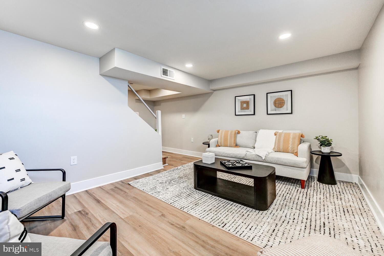 YALE HEIGHTS - Residential