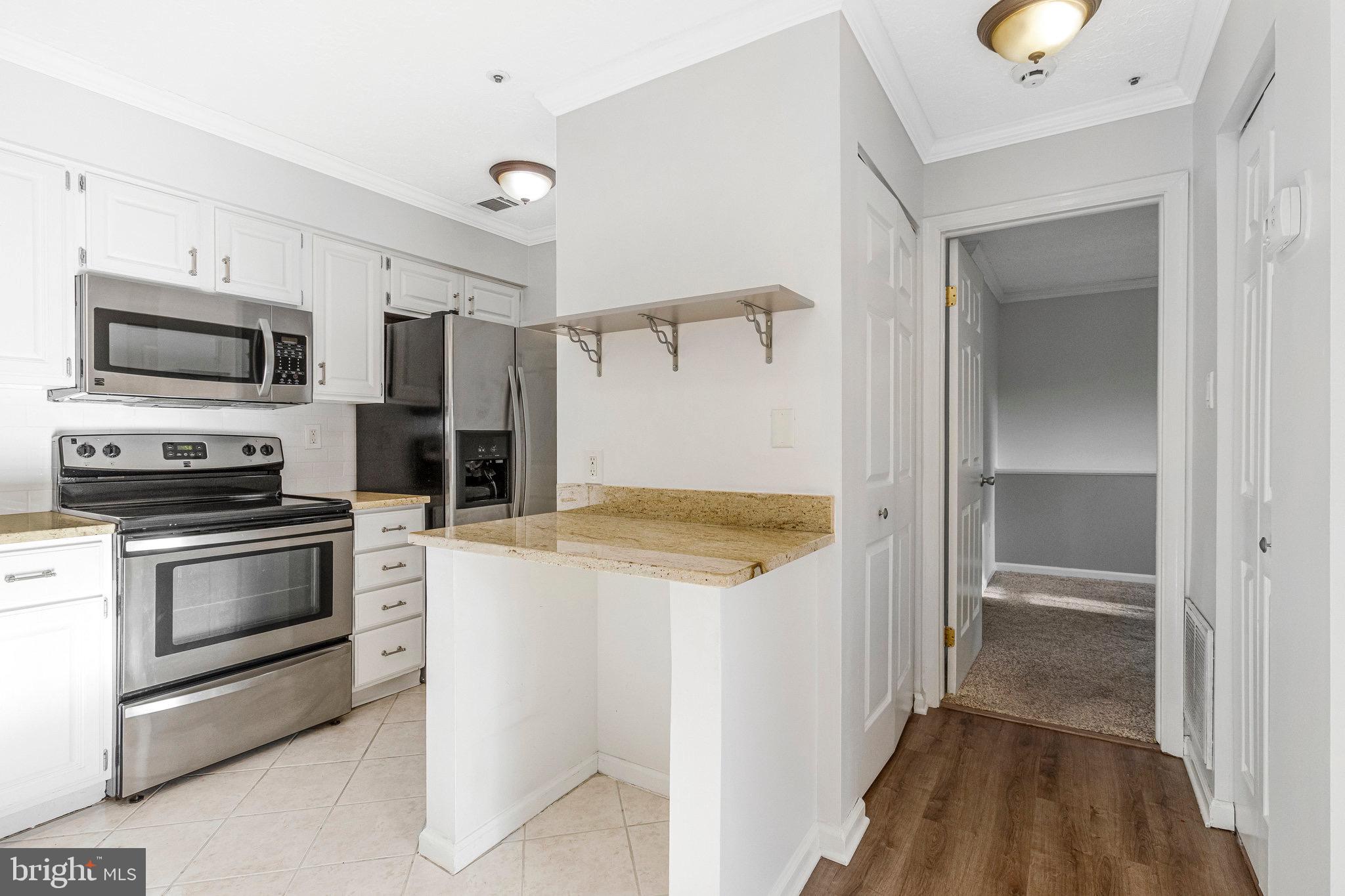 WATERS EDGE AT NORTH LAKE - Residential Lease