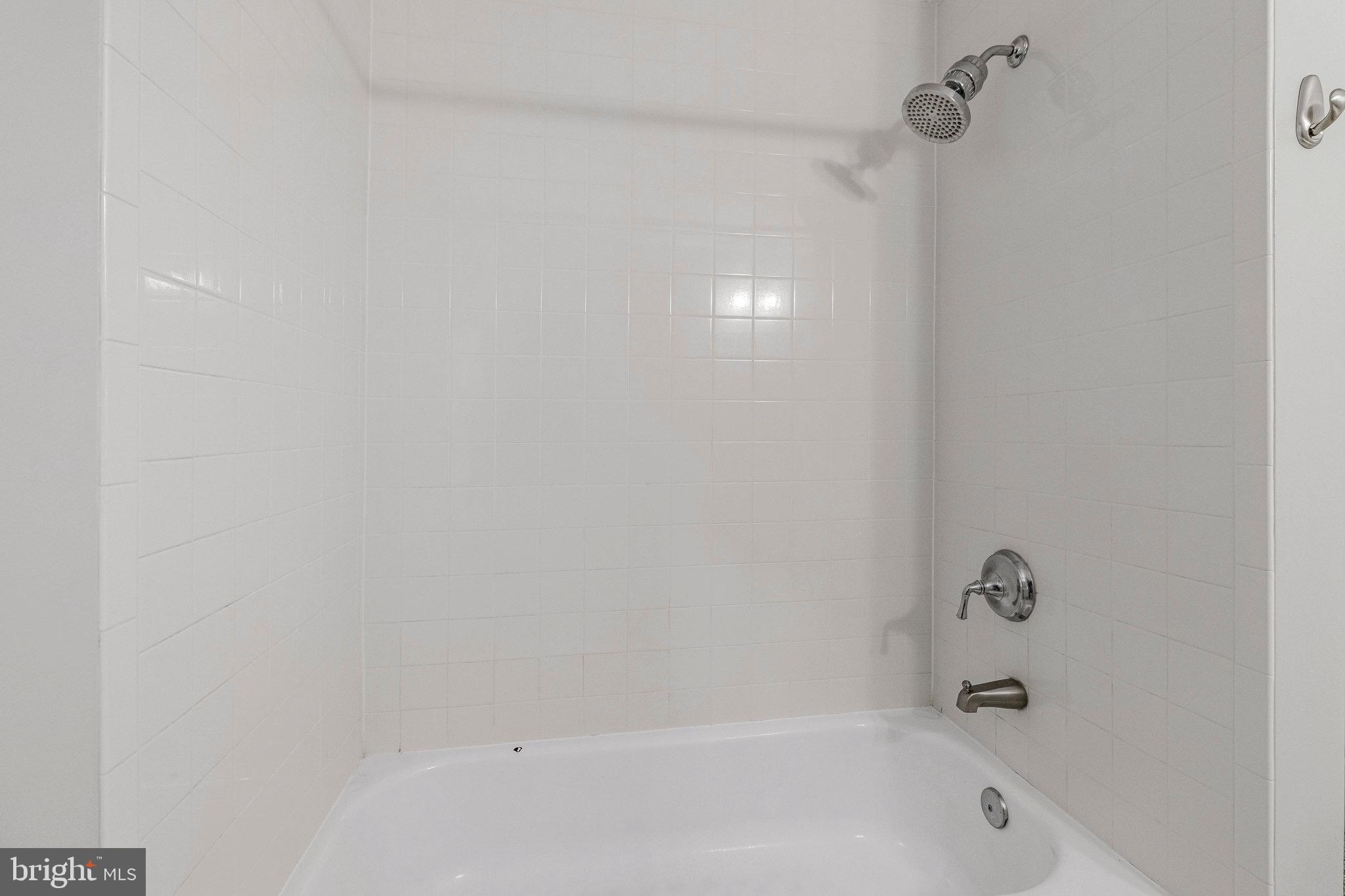 WATERS EDGE AT NORTH LAKE - Residential Lease