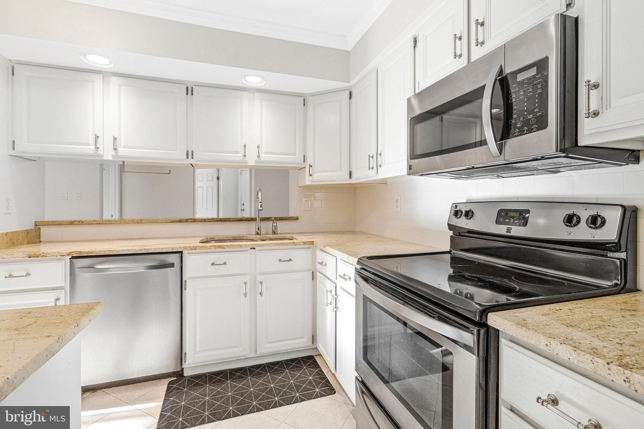 WATERS EDGE AT NORTH LAKE - Residential Lease