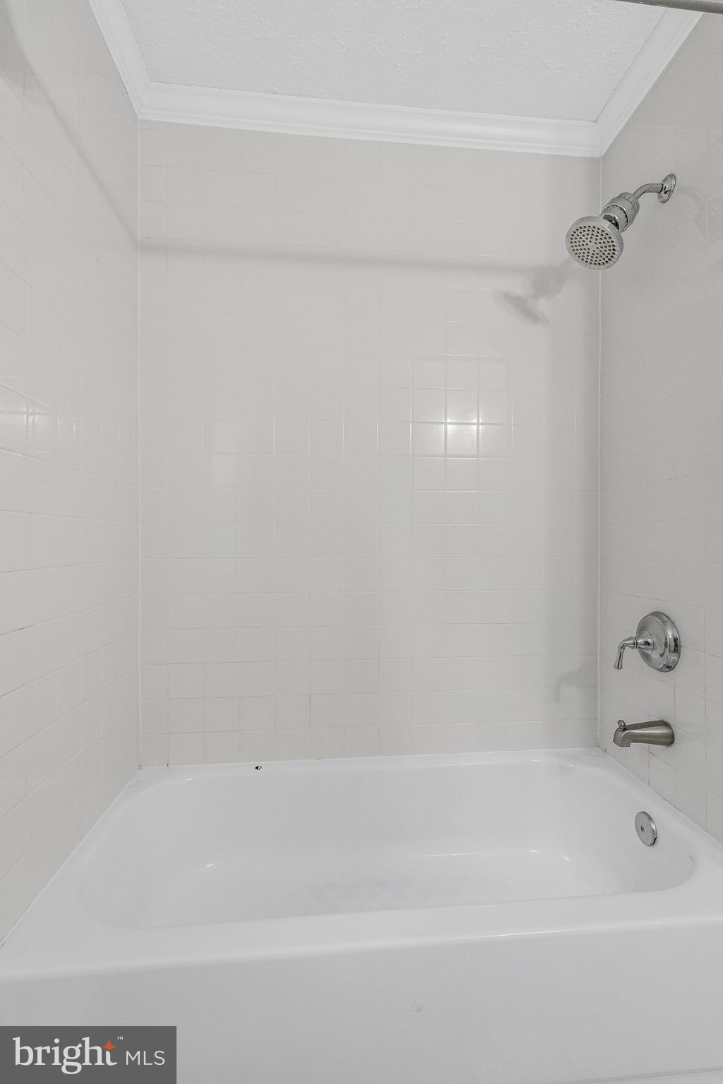 WATERS EDGE AT NORTH LAKE - Residential Lease