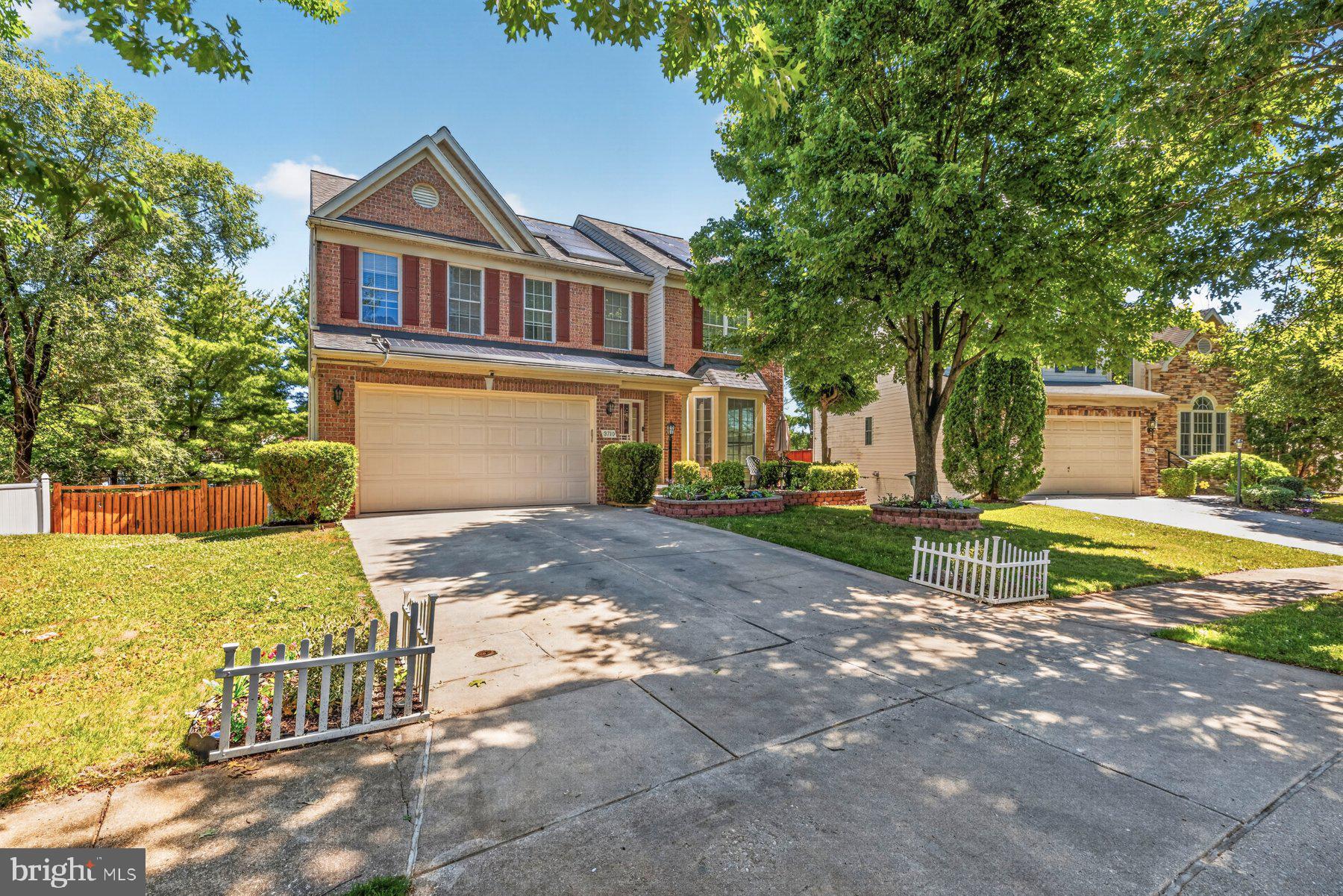 3710 GREEN OAK COURT