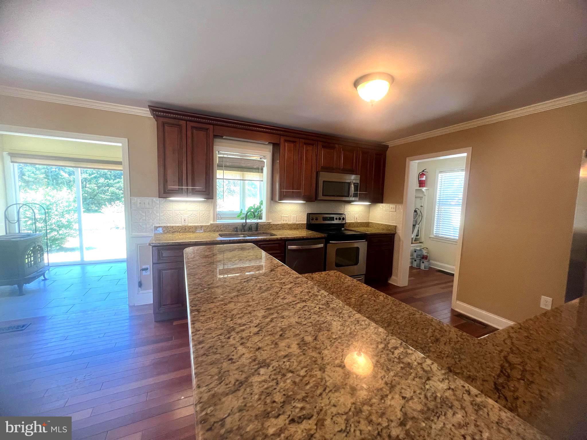 HUNTINGTON CROSSING - Residential