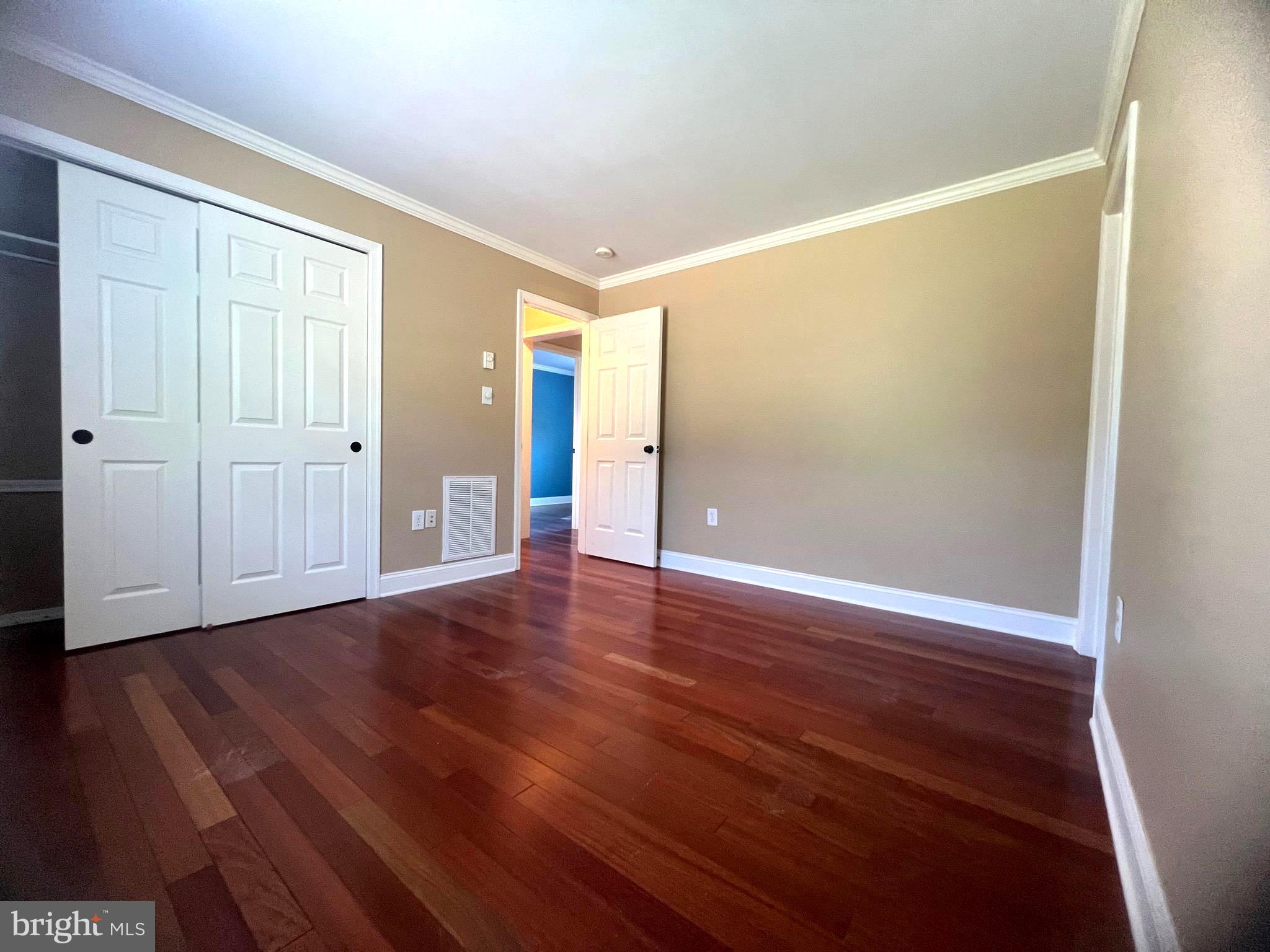HUNTINGTON CROSSING - Residential