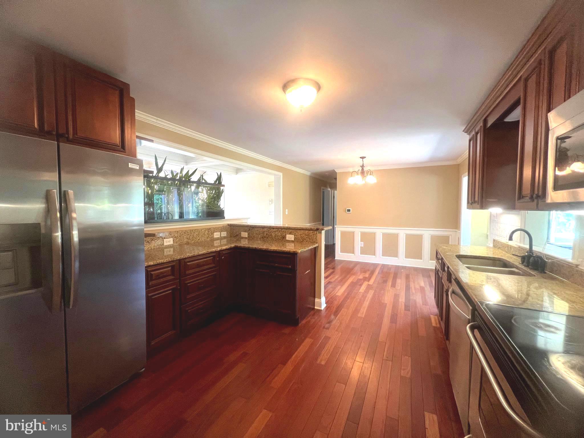 HUNTINGTON CROSSING - Residential