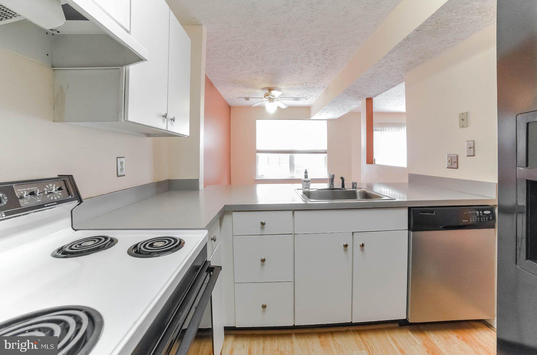 HICKORY HILLS - Residential