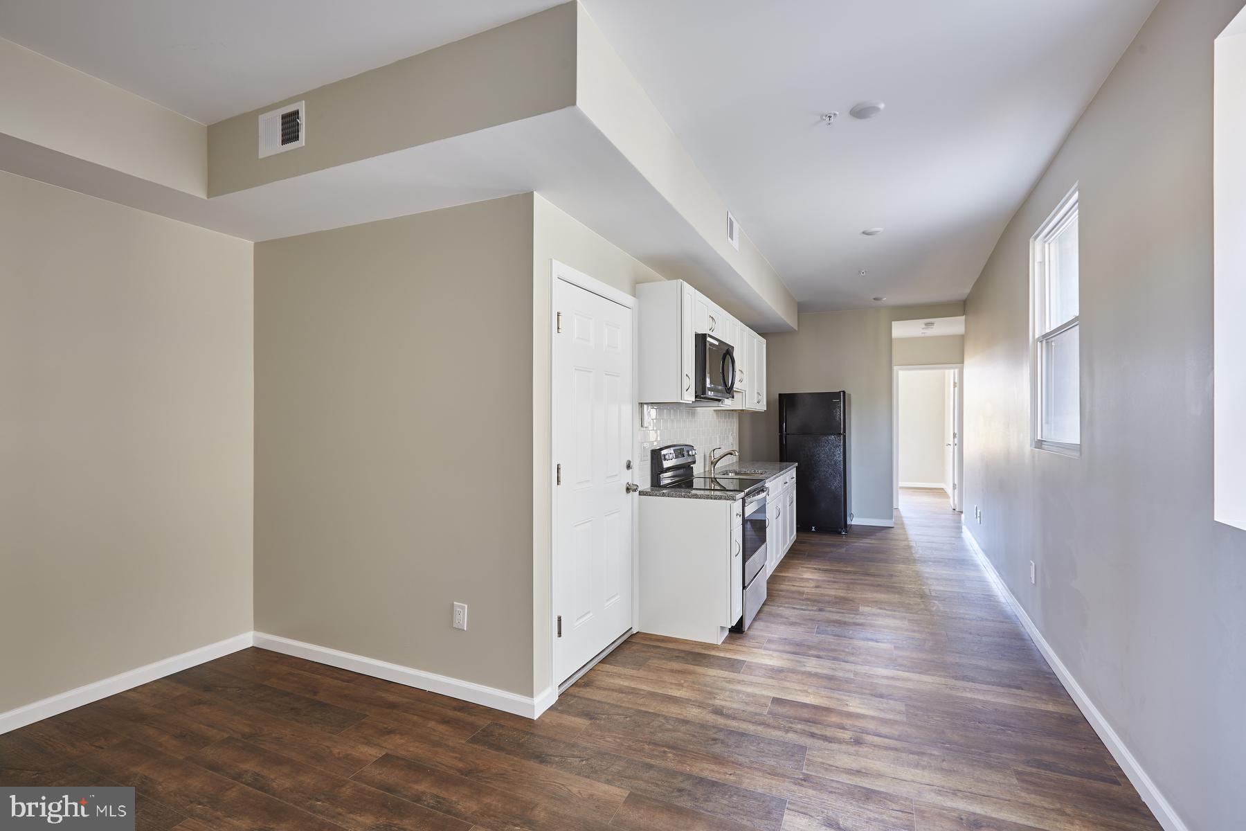 Discover 5514 Woodlands Ave #2 — a beautiful 2-bedroom, 1-bath apartment offering tons of natural light and an open, flowing floorplan. The spacious kitchen features abundant cabinet storage and stainless steel appliances, perfect for everyday living and entertaining. Both bedrooms are comfortably sized with plenty of extra space for your essentials. With a modern layout and inviting atmosphere, this apartment is a fantastic place to call home. Schedule your showing today!