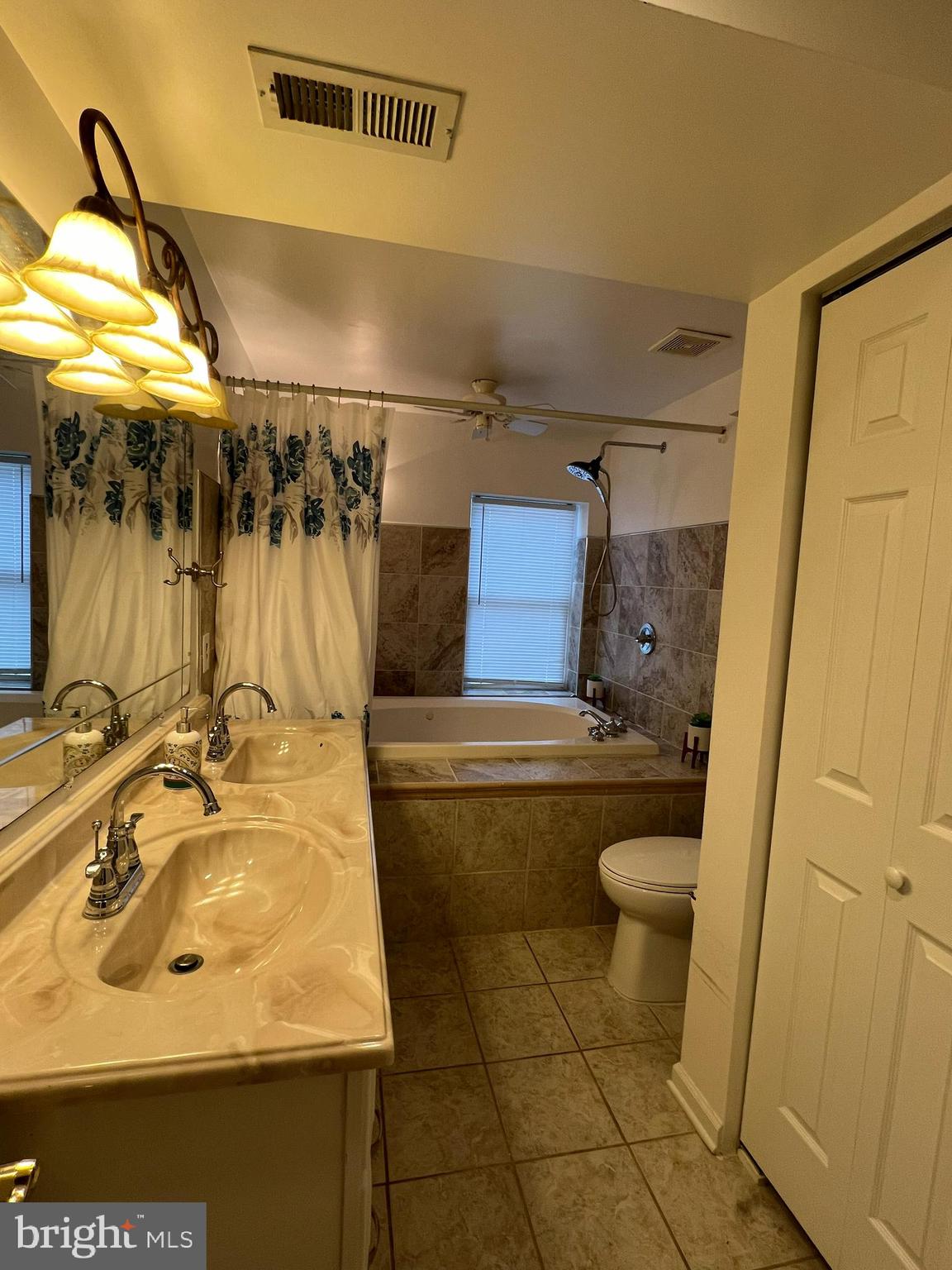 BAYVIEW ESTATES - Residential Lease