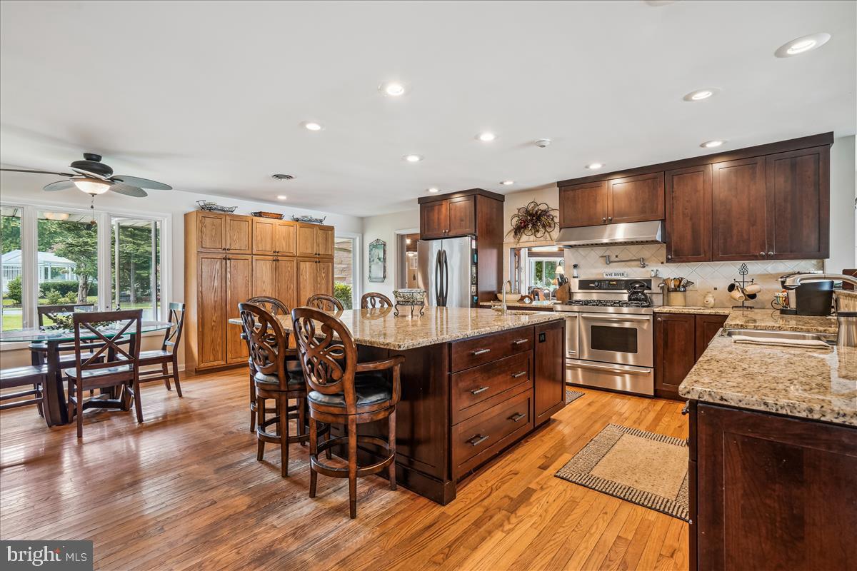 GOVERNOR GRASON MANOR - Residential